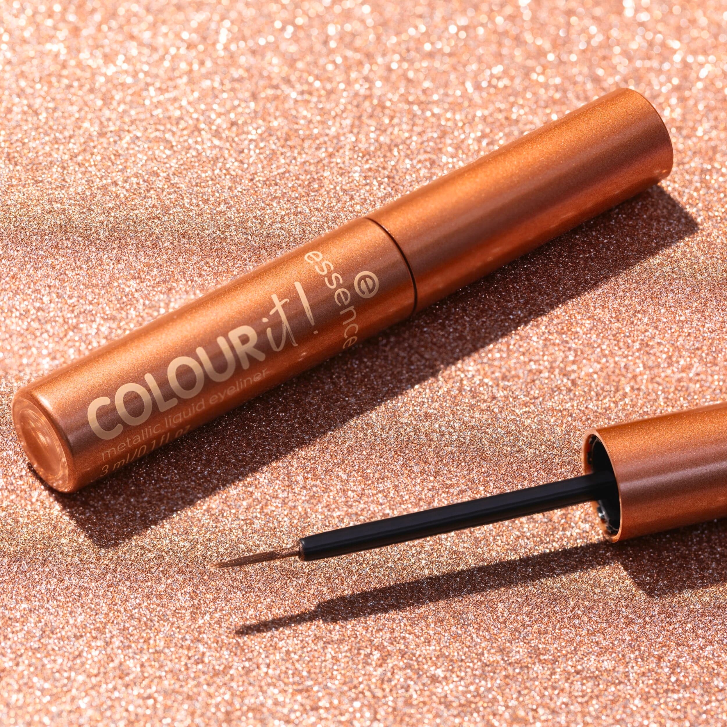 Produktbild essence COLOUR it! metallic liquid liner 4 von 9