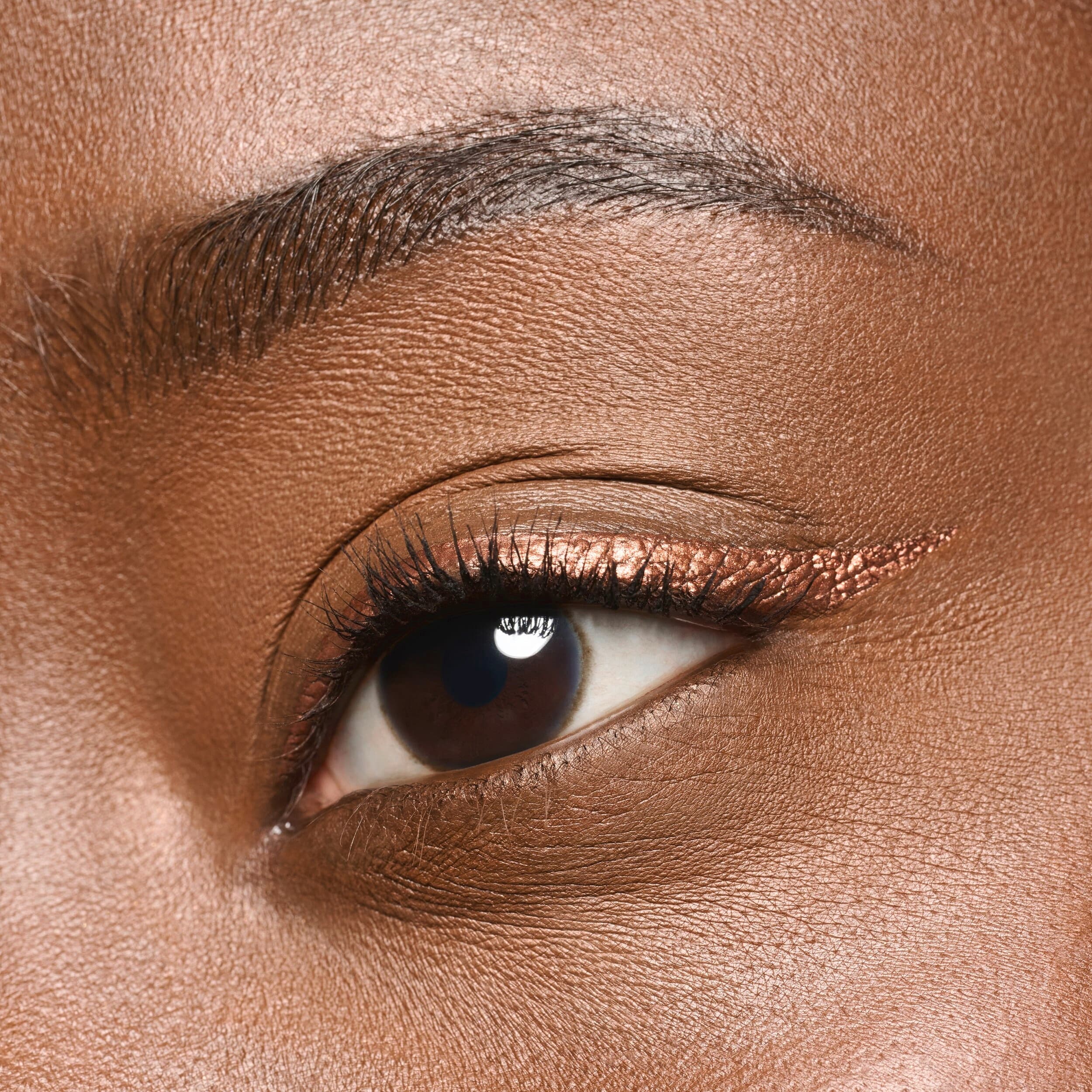 Produktbild essence COLOUR it! metallic liquid liner 5 von 9