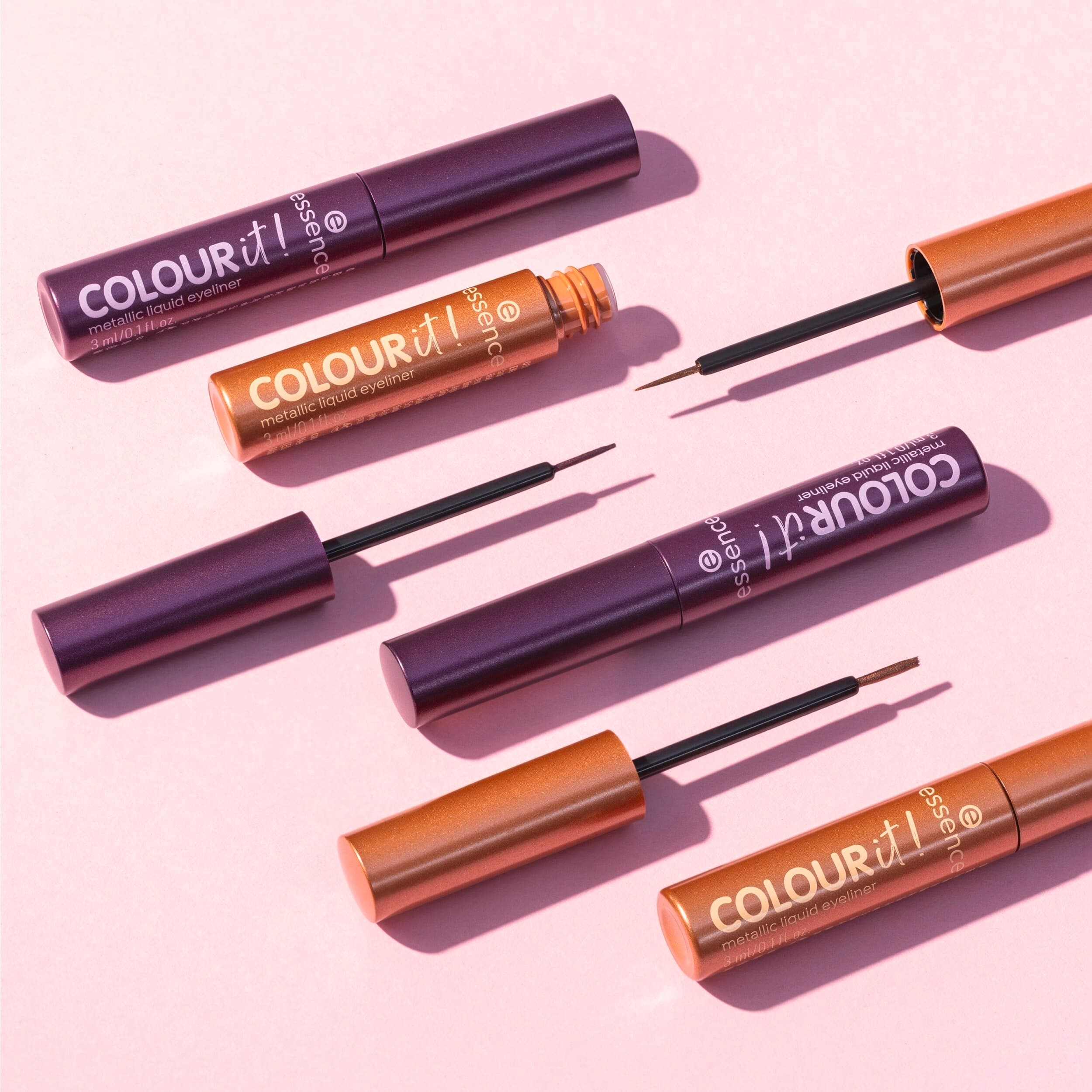 Produktbild essence COLOUR it! metallic liquid liner 9 von 9