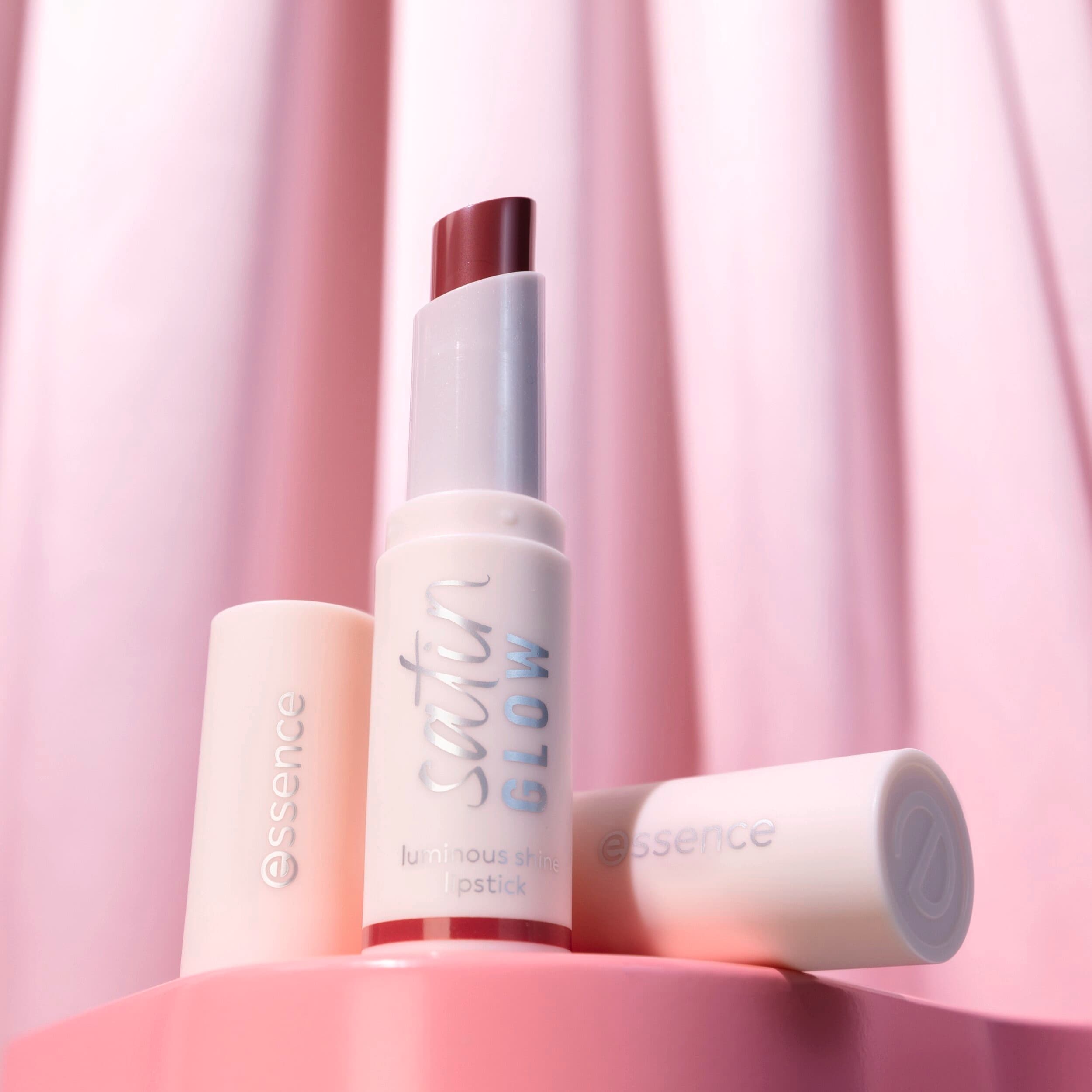 Produktbild essence satin GLOW luminous shine lipstick 3 von 8