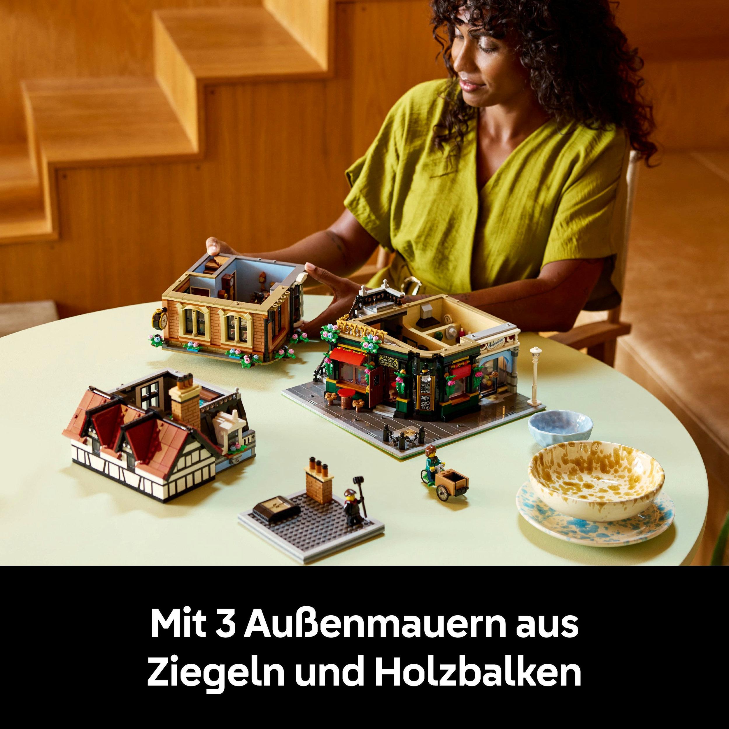 Produktbild LEGO Icons Eckhaus im Tudorstil, Miniatur Haus 10350 3 von 10