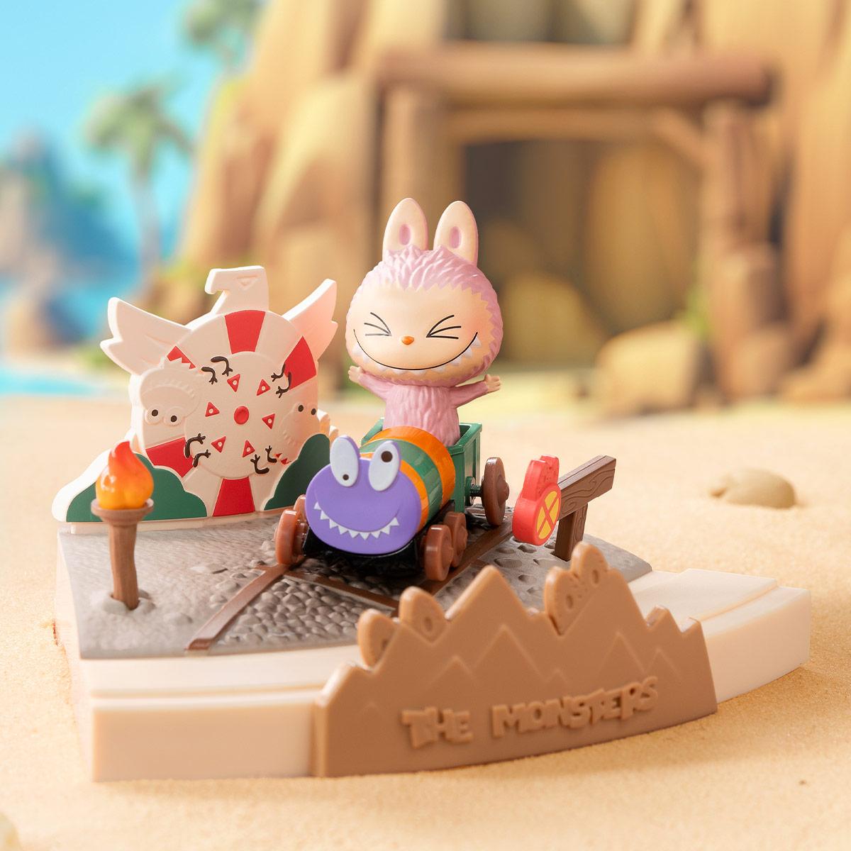 Produktbild Pop Mart THE MONSTERS Playing Games Series Scene Sets. Spielzeug-Sammelfigur in Blindbox - sortiert - eine Packung enthält eine zufällige Figur 2 von 8