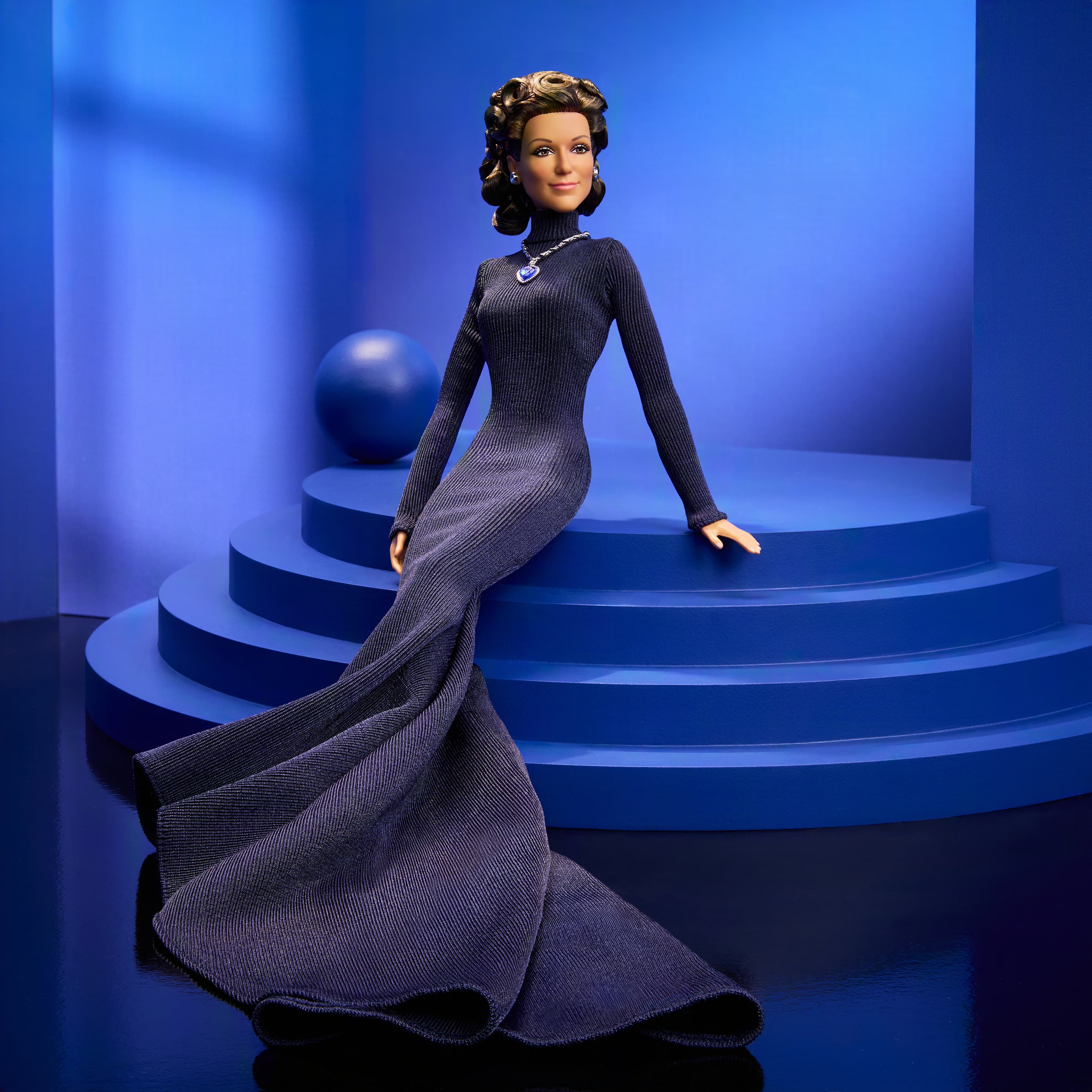 Barbie Signature Celine Dion Sammlerpuppe im ikonischen Award-Show-Kleid mit Puppenständer