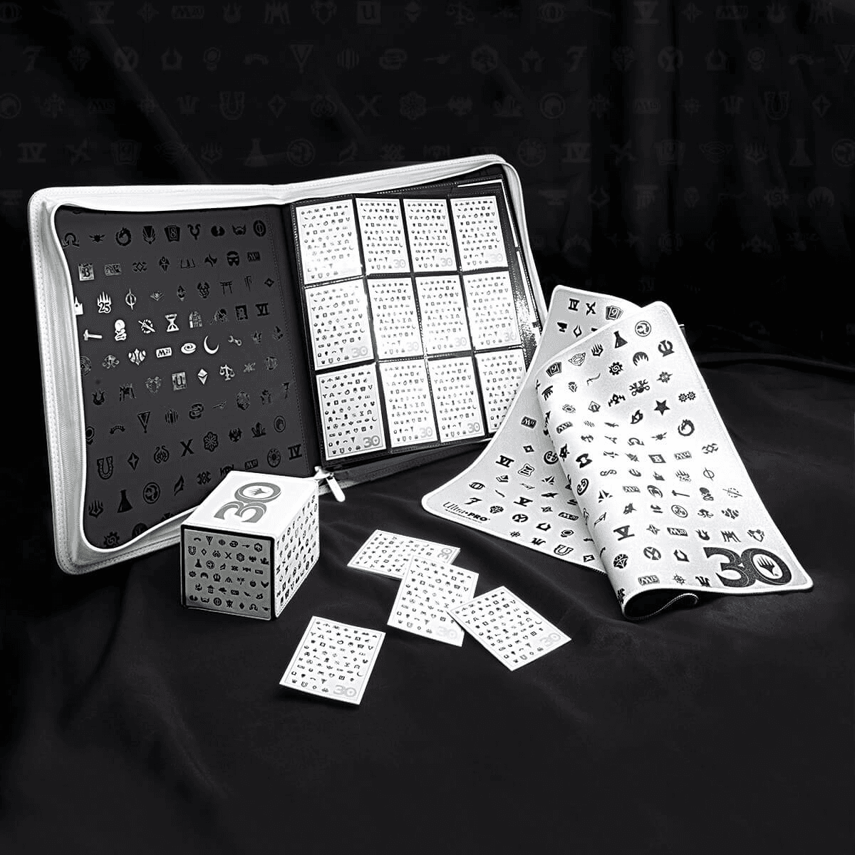 Produktbild ULTRA PRO 30th Anniversary 105ct APEX™ Deck Protector® Hüllen für Magic: The Gathering 2 von 3