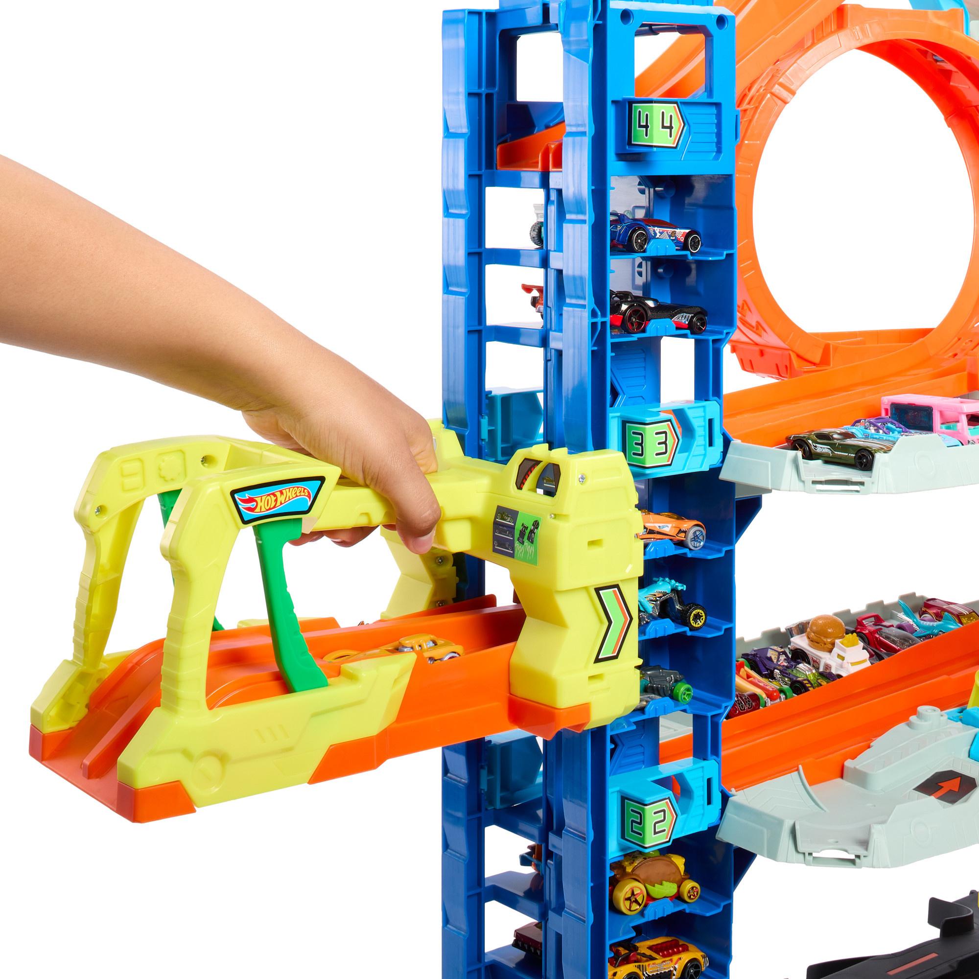 Produktbild Hot Wheels Ultimative Garage Spielset mit 2 Die-Cast-Autos, Spielzeugaufbewahrung für mehr als 50 Autos 3 von 6