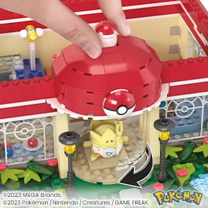 Produktbild MEGA Pokémon Bauspielzeug-Set, Waldspaß Pokémon-Center (648 Teile) mit 4 Actionfiguren 3 von 8