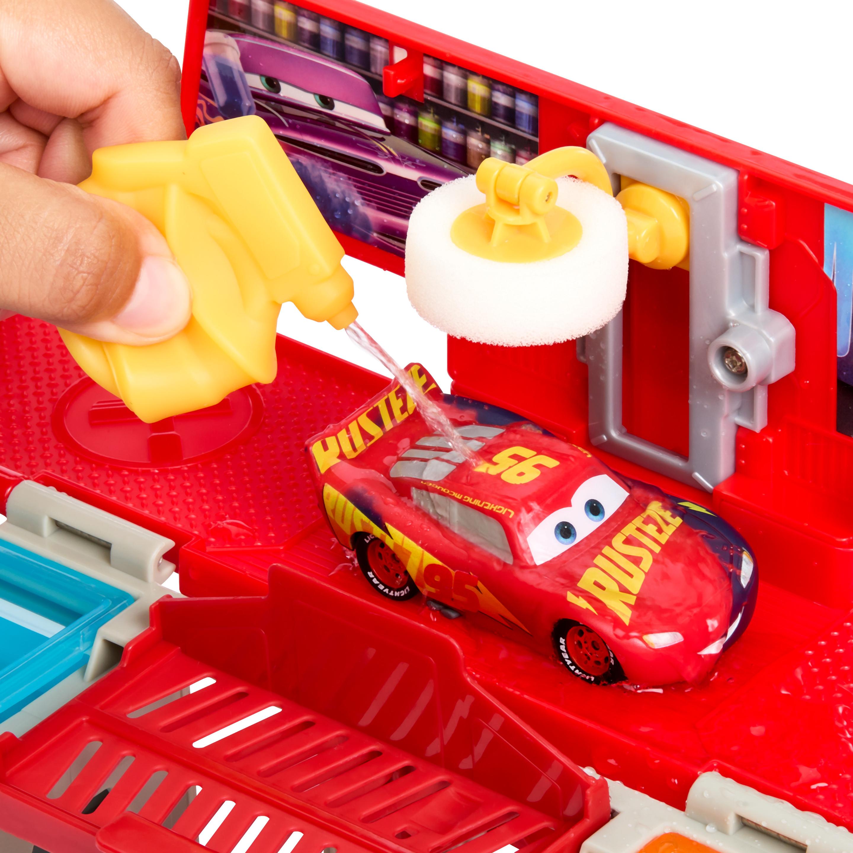 Produktbild Disney und Pixar Cars Farbwechsel-Spielset Lackiererei Mack mit 1 Spielzeugauto und Zubehör 5 von 6