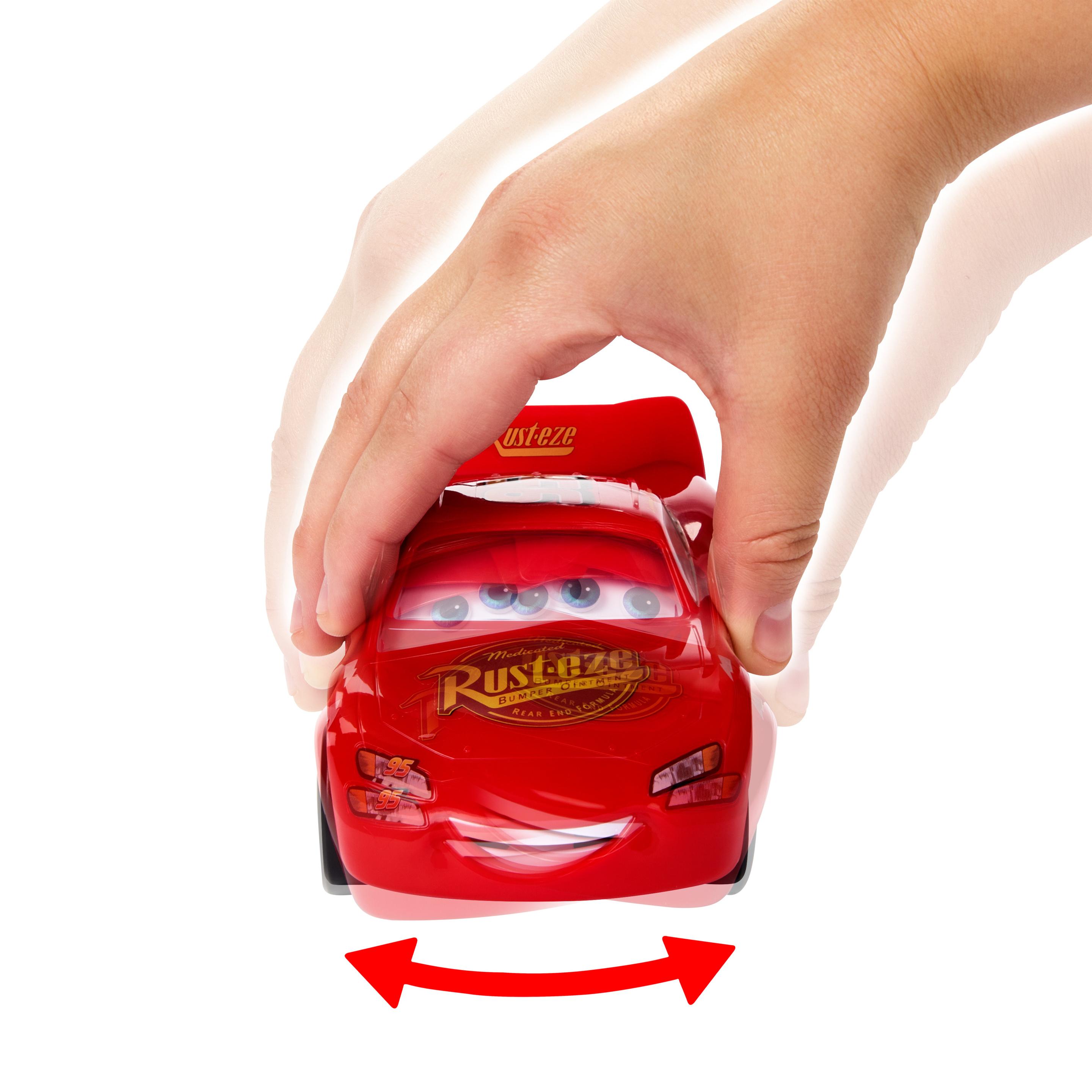 Produktbild Disney und Pixar Cars Moving Moments Lightning McQueen Spielzeugauto mit Augen und Mund, die sich bewegen 2 von 5
