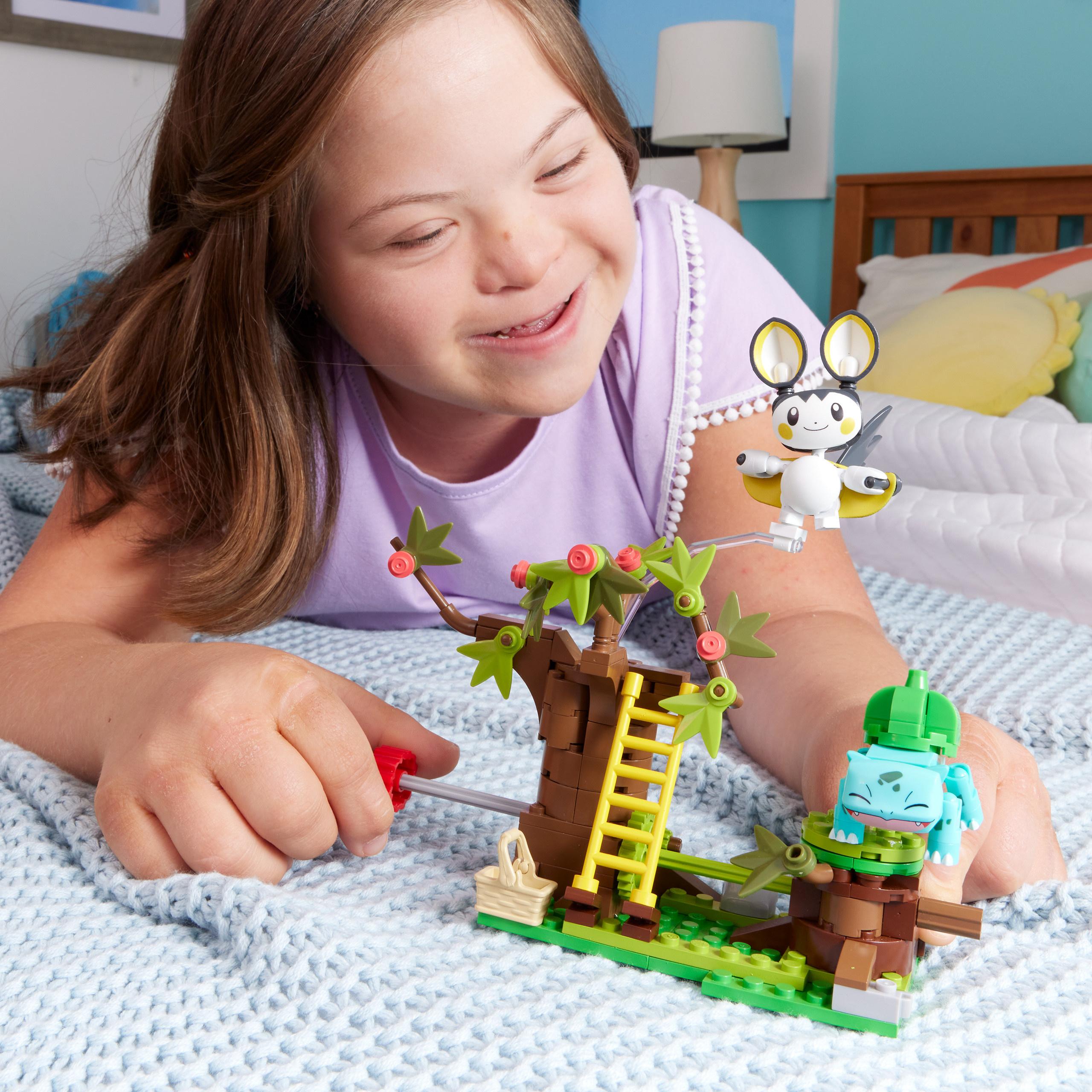 Produktbild MEGA Pokémon Emolgas und Bisasams bezaubernde Wälder Bauspielzeug-Set (194 Teile) für Kinder 2 von 6