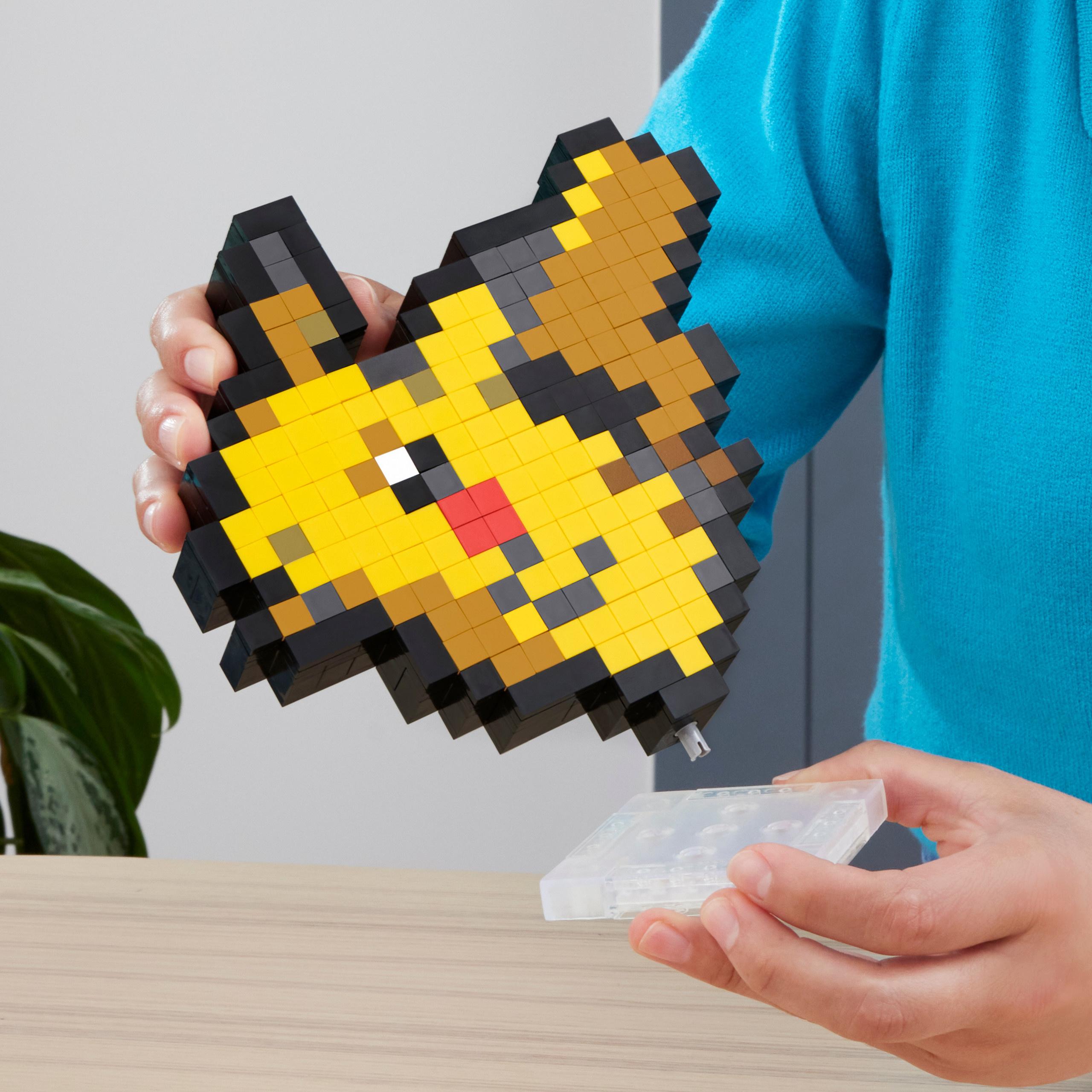 Produktbild MEGA Pokémon Pikachu Bauspielzeug-Set (400-teilig) Retro-Set für Sammler 4 von 6
