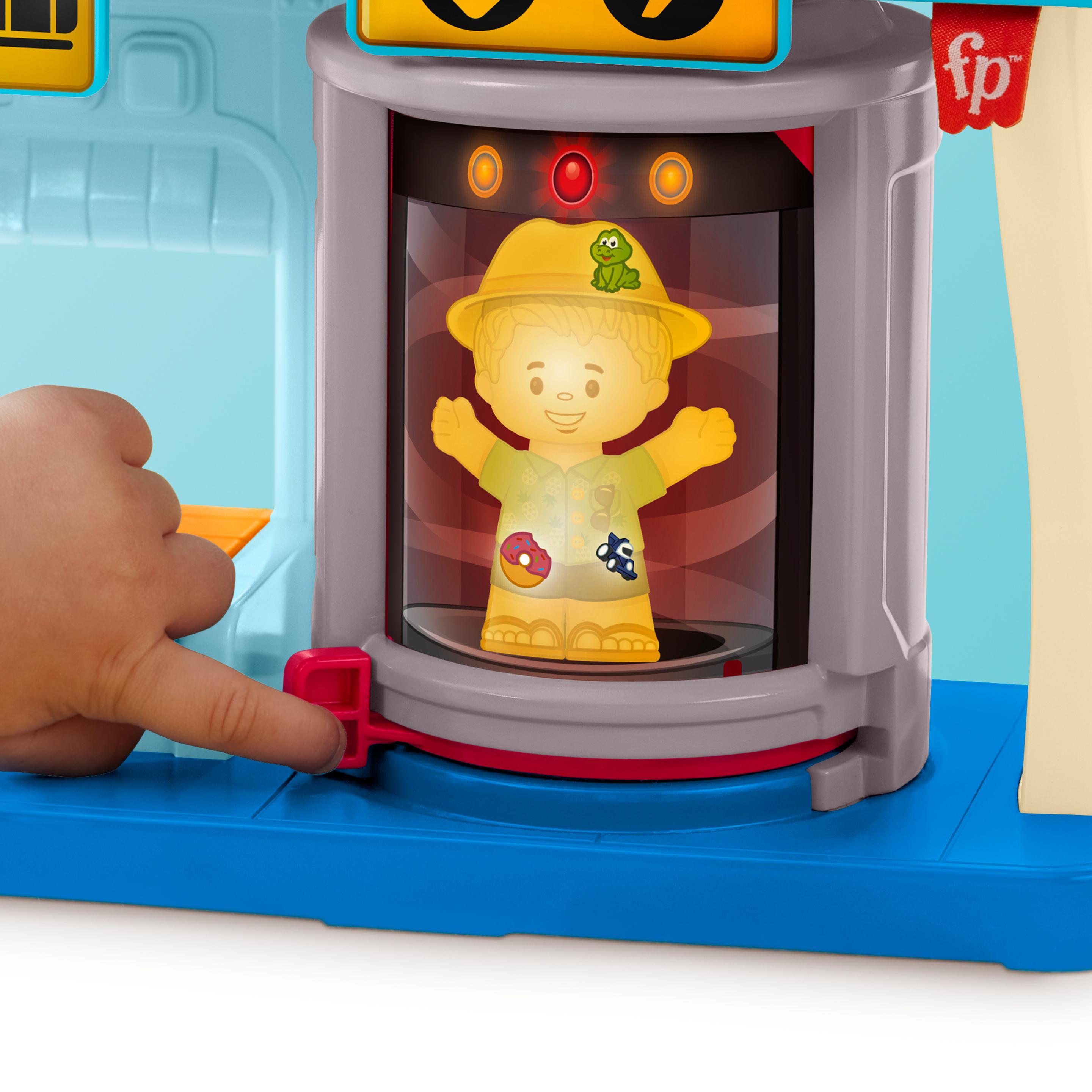 Produktbild Fisher-Price Little People Spielset Alltagsabenteuer auf dem Flughafen, Flugzeug und 3 Spielteile 4 von 6