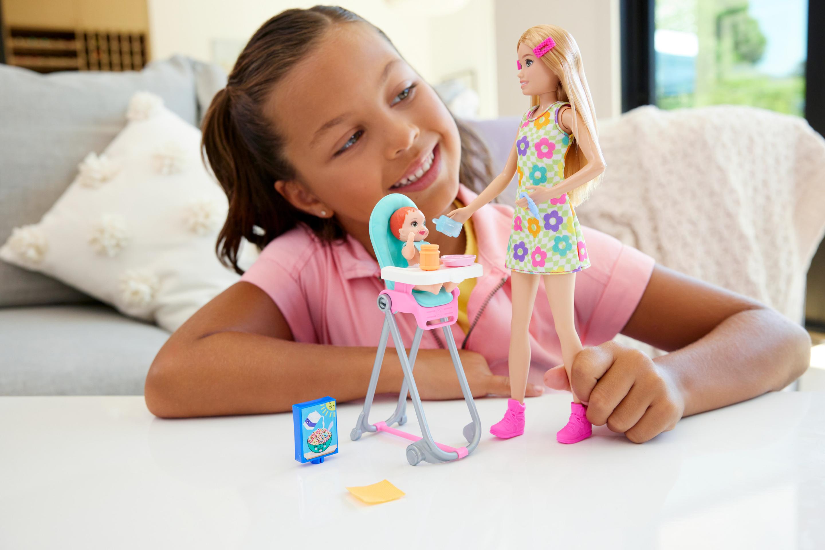 Produktbild Barbie Skipper Babysitters Inc. und Spielset, enthält Puppe, Baby und Essenszubehör, 10-teiliges Set 2 von 6