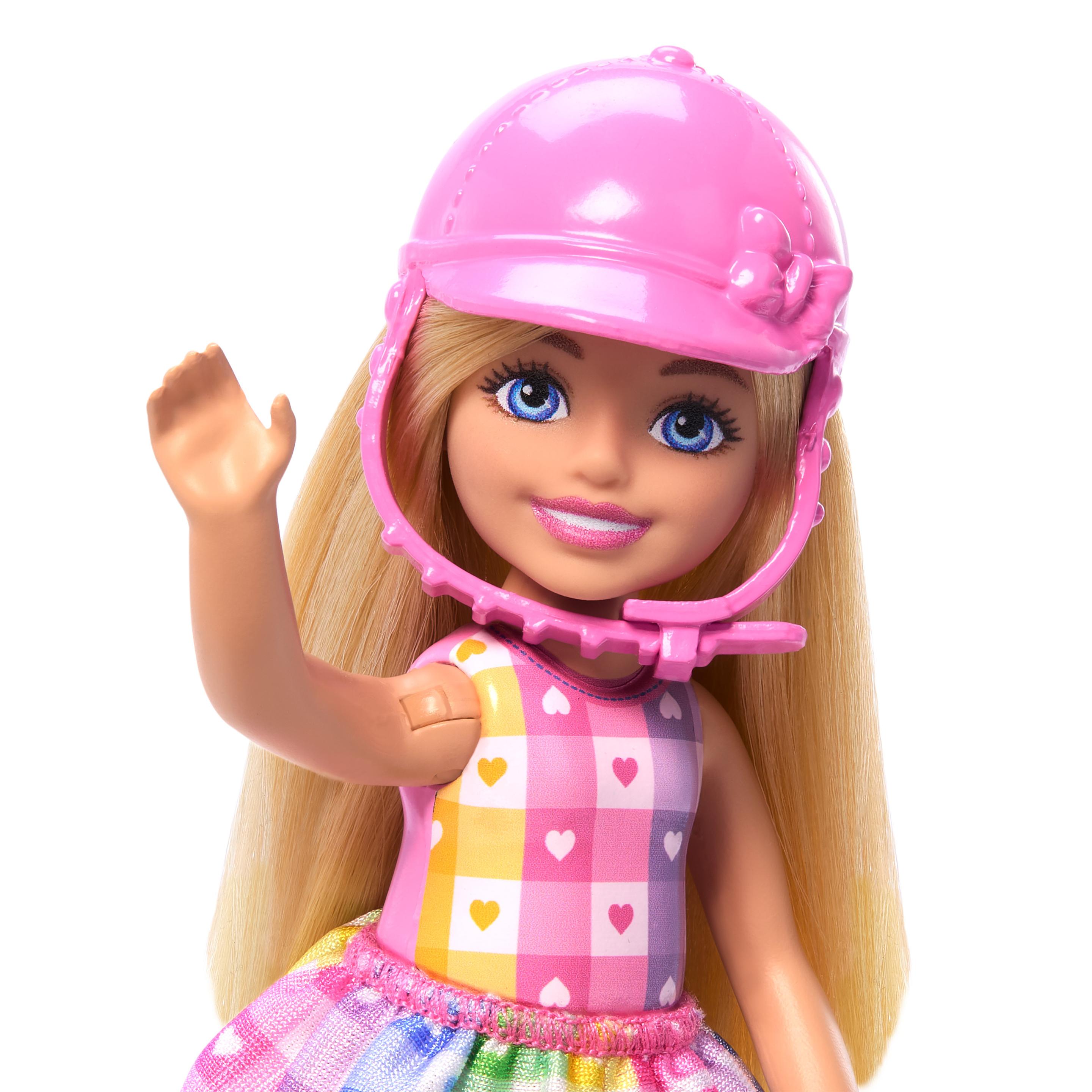 Produktbild Barbie Chelsea Spielzeugset mit Puppe und Pferd, enthält Helm-Zubehörteil, Puppe kann zum Reiten“ die Knie anwinkeln, Pony 3 von 6