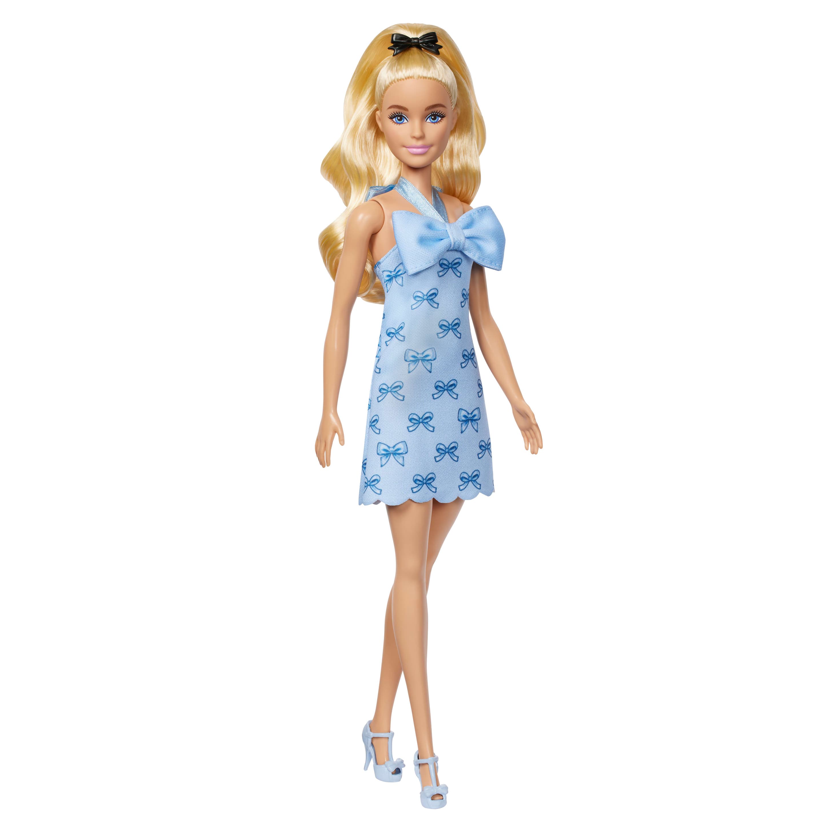 Barbie Fashionistas-Puppe Nr. 237 in blauem Neckholderkleid mit Schleife, blondem Haar, das zu einem Zopf gebunden ist