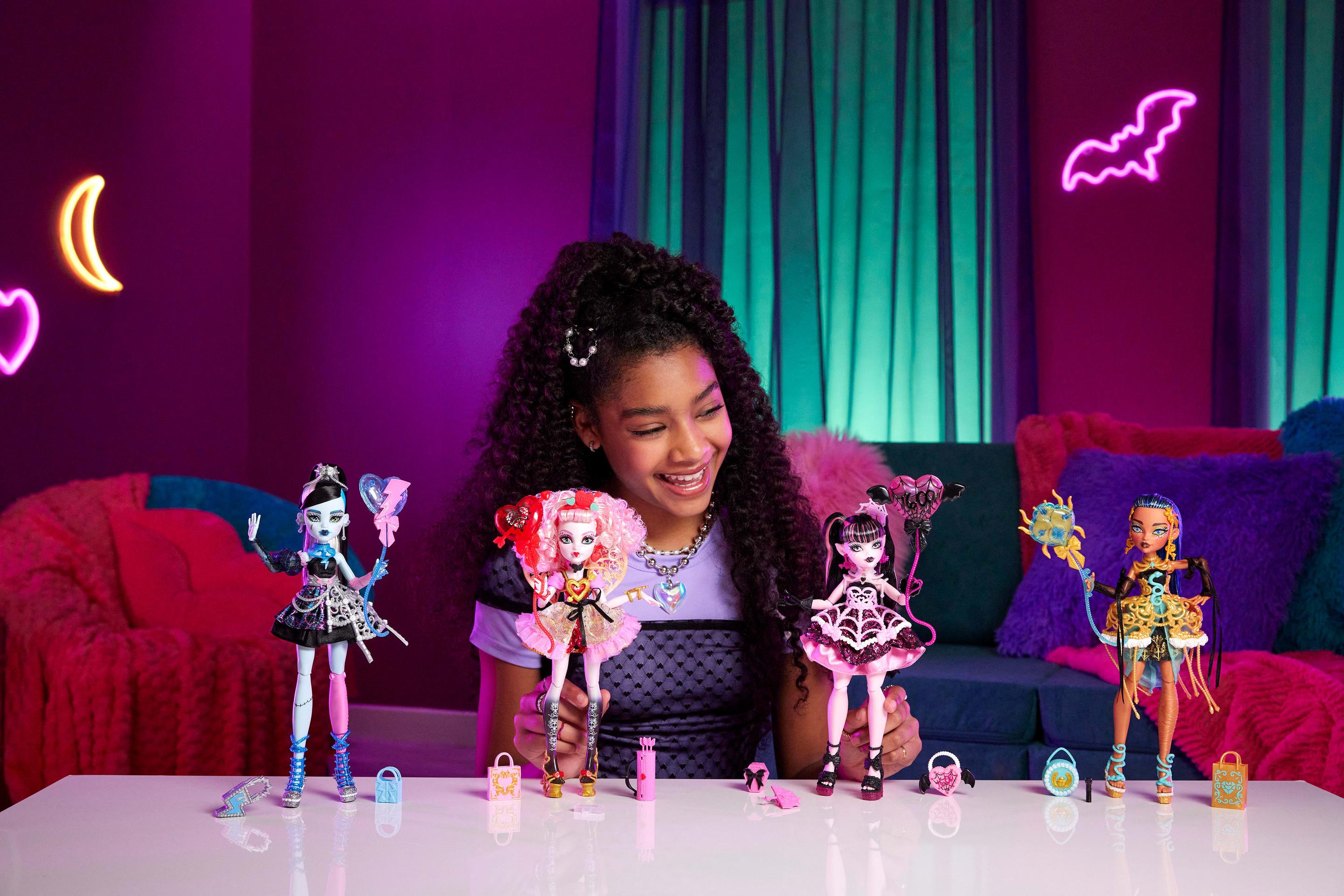 Produktbild Monster High Scary Sweet Birthday Frankie Stein-Puppe im Partykleid mit Ballon und Geschenk 6 von 6