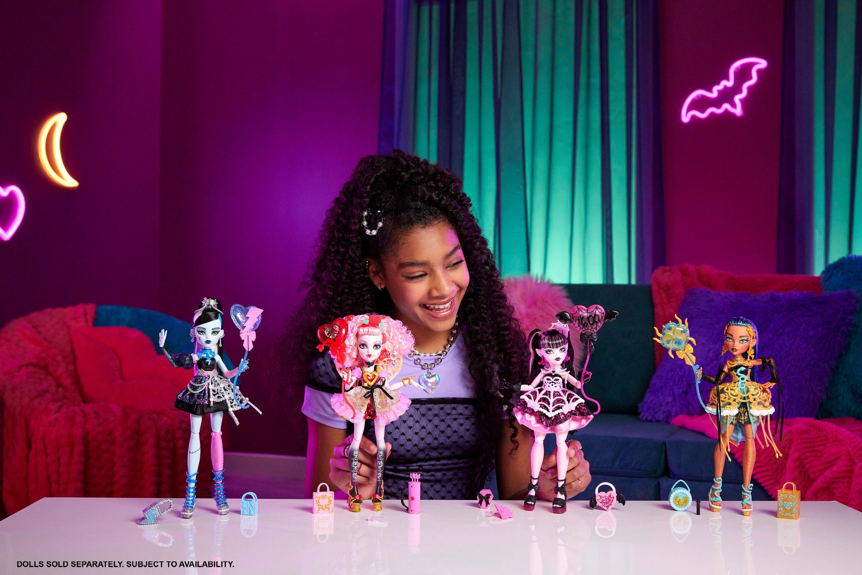 Produktbild Monster High Scary Sweet Birthday Cleo de Nile-Puppe im Partykleid mit Ballon und Geschenk 6 von 6
