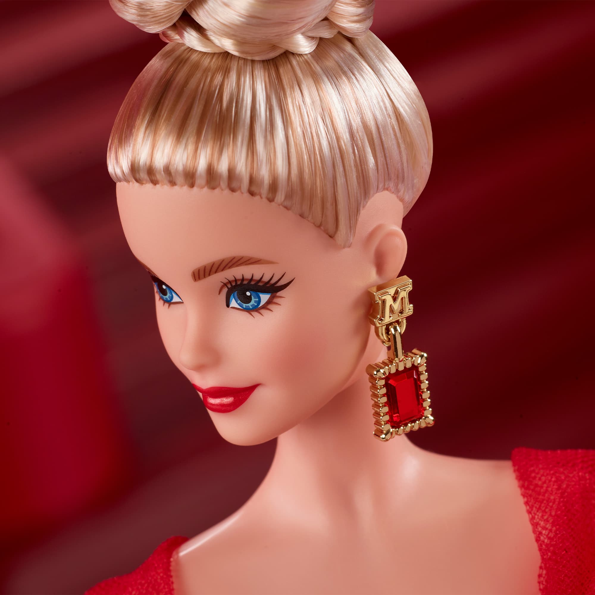 Produktbild Barbie Signature Sammelpuppe zum 80. Jubiläum von Mattel, glitzerndes rotes Tüllkleid, blondes Haar 3 von 6