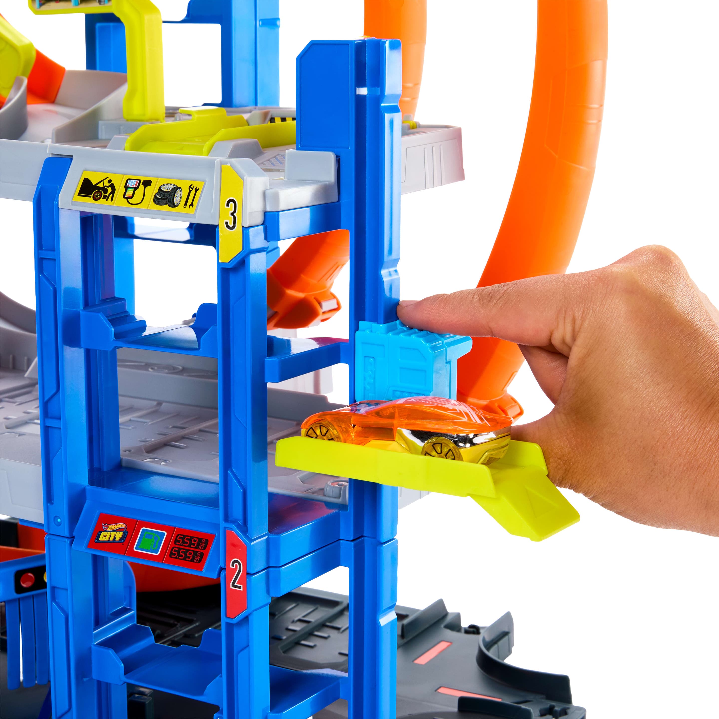Produktbild Hot Wheels City Mega-Parkgarage-Spielset mit 1 Die-Cast-Spielzeugauto und 1 Spielzeug-Hubschrauber im Maßstab 1:64 4 von 6