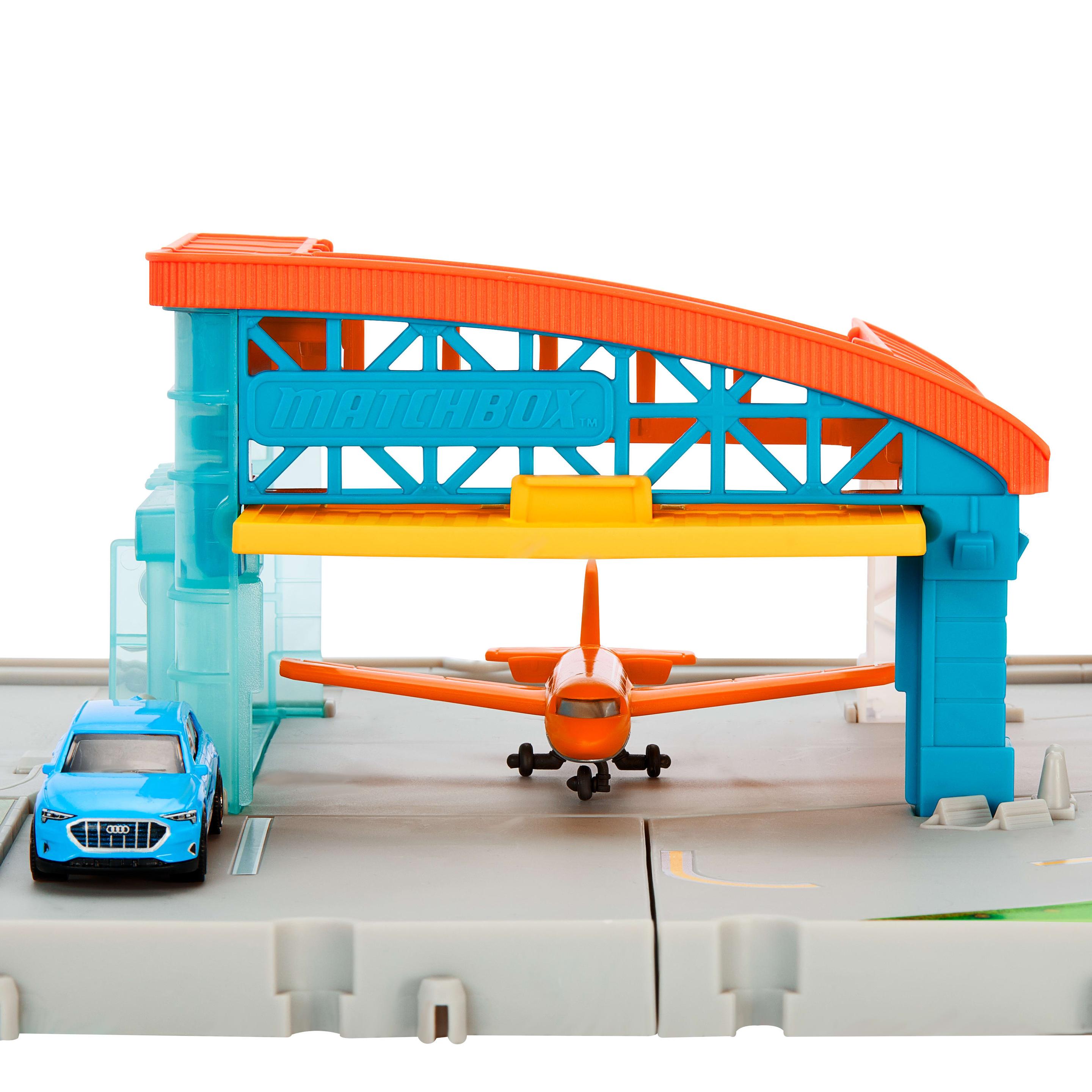 Produktbild Matchbox Flughafen Abhebe-Abenteuer-Spielset mit 1 Die-Cast-Audi und 1 Flugzeug aus Kunststoff 4 von 6