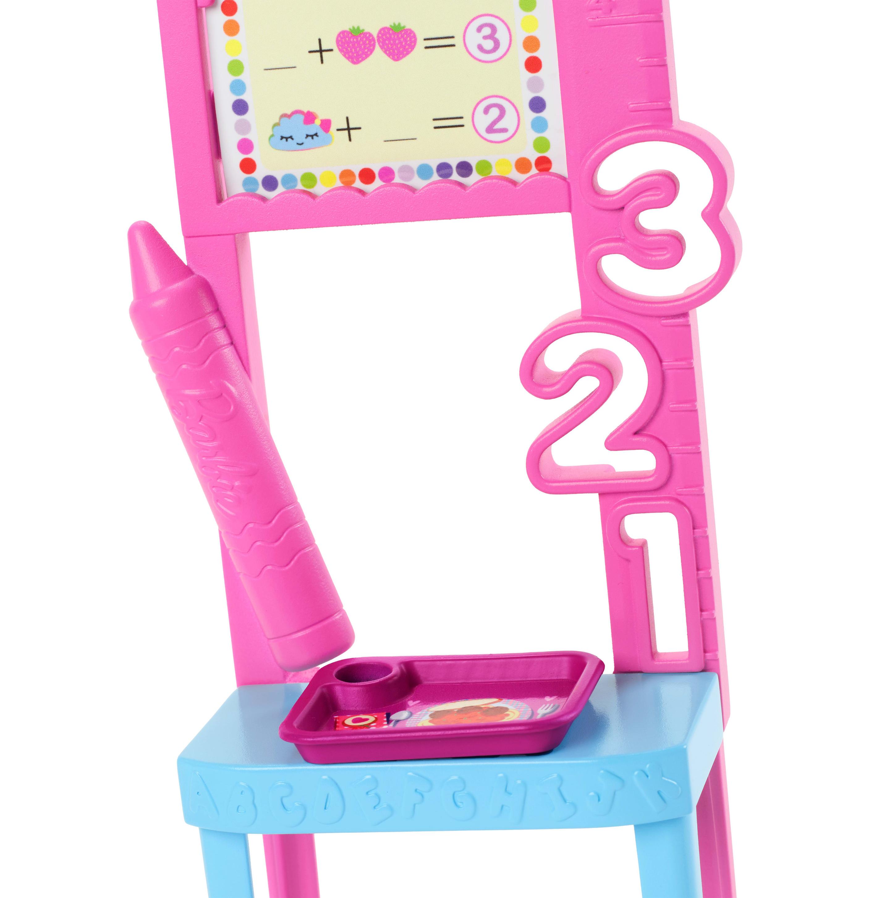 Produktbild Barbie-Puppe Lehrerin mit brünetter Modepuppe, 1 Kleinkind-Puppe und Unterrichtszubehör 4 von 6