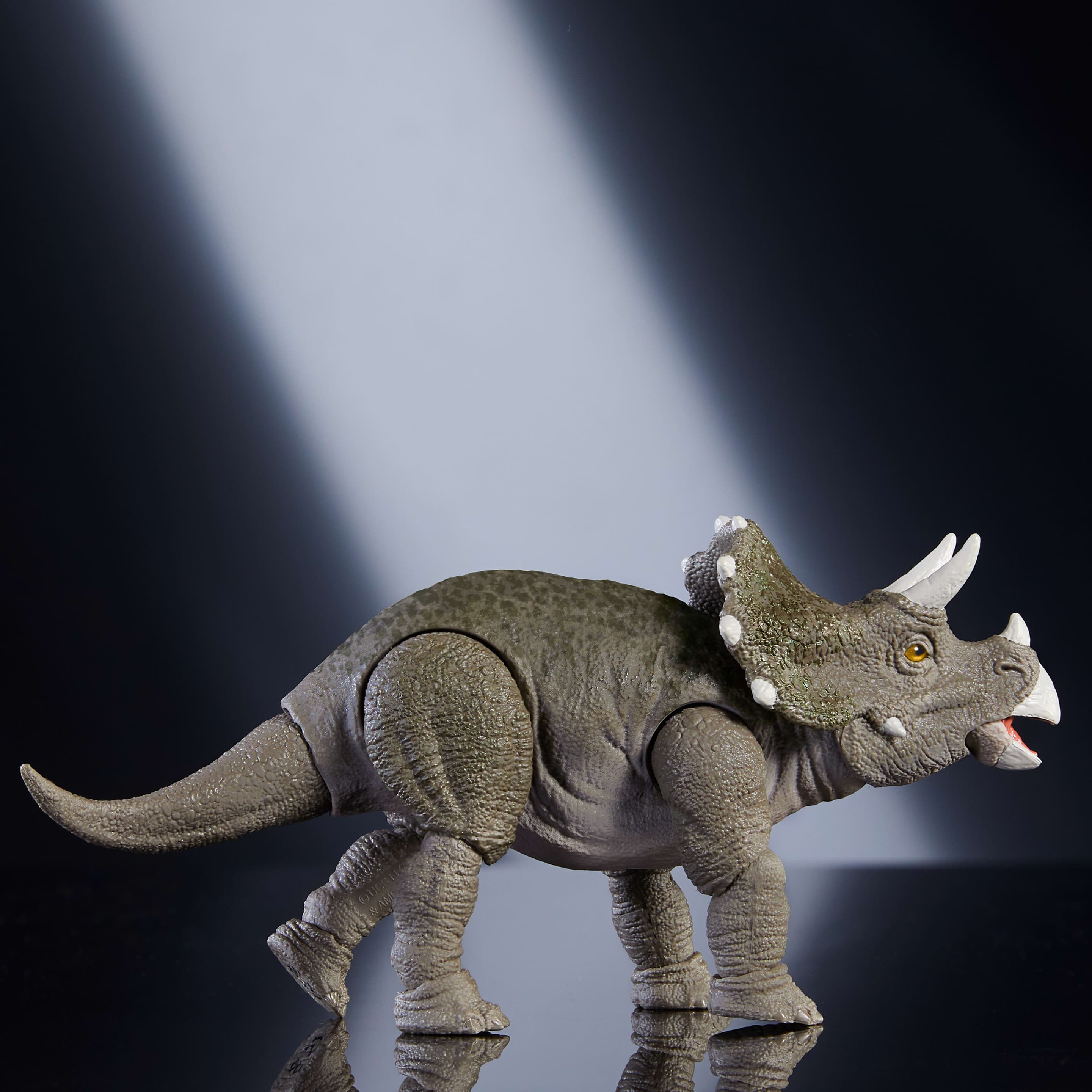 Produktbild Jurassic World Hammond Collection Junge Triceratops Dinosaurier-Actionfigur mit 14 Bewegungspunkten 4 von 6