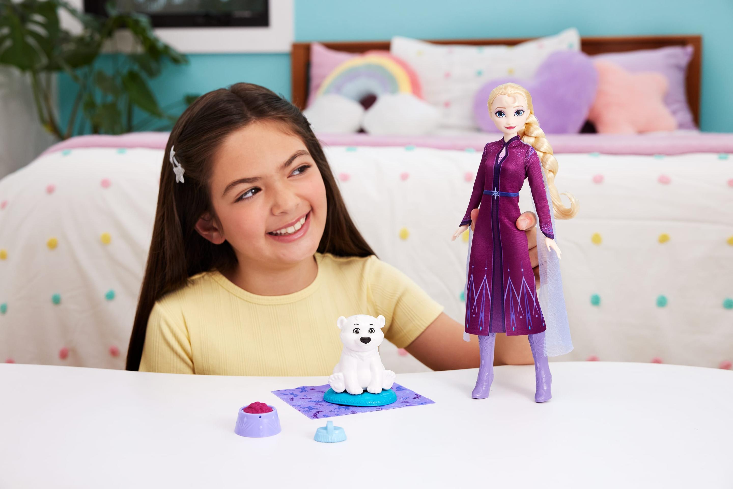 Produktbild Disney Die Eiskönigin Elsa-Modepuppe und Eisbärenjunges-Figur mit 4 Pflegezubehörteilen 7 von 7