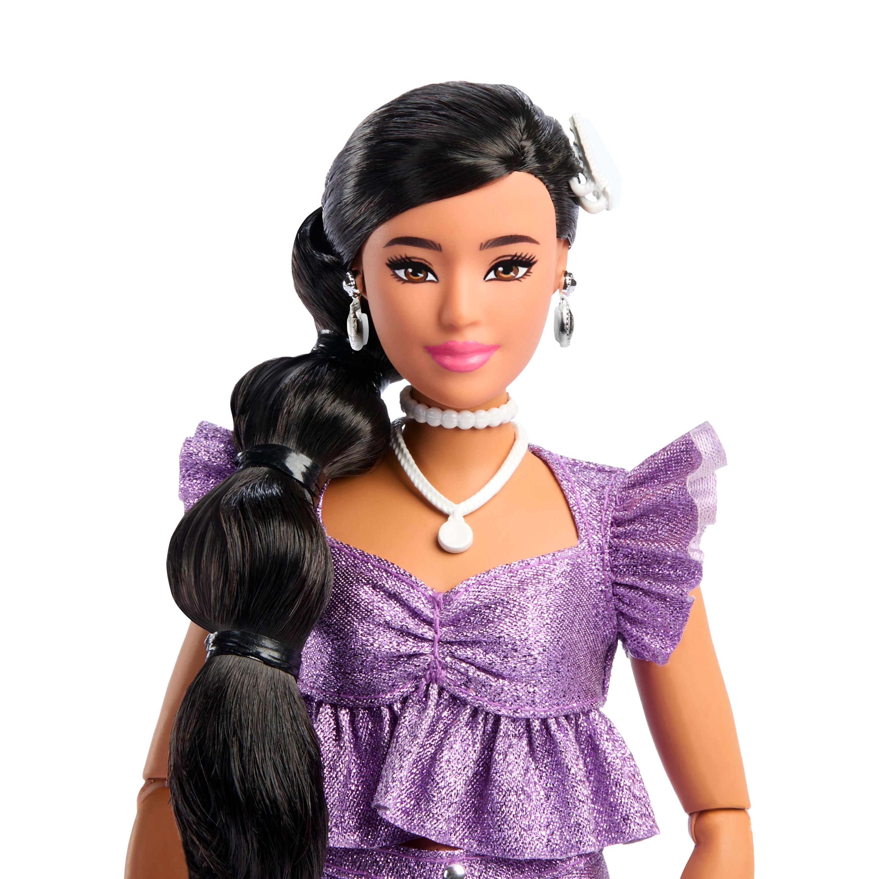 Produktbild Barbie Deluxe Style-Modepuppe #8 in violettem Metallic-Top und funkelnden Shorts mit Accessoires 4 von 5