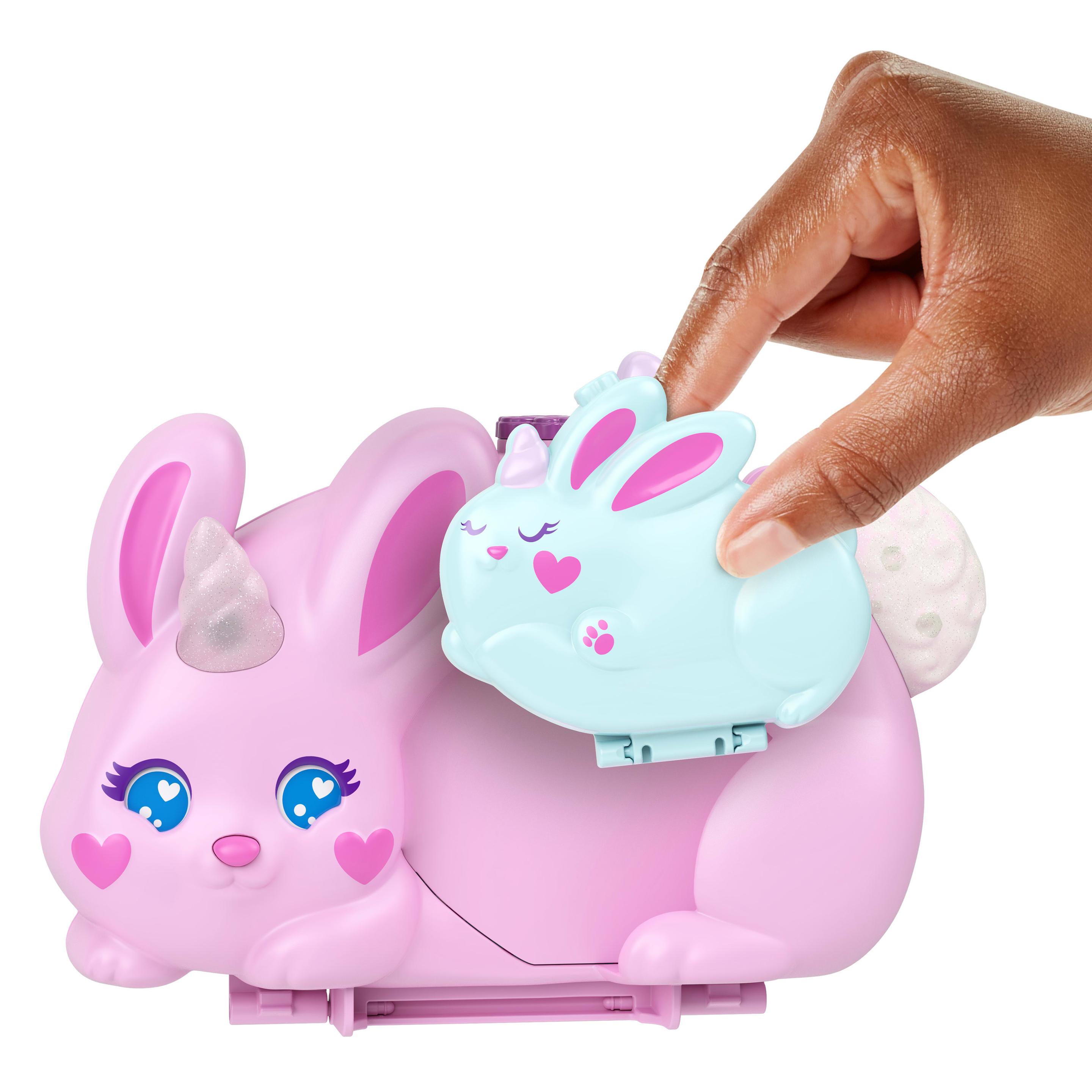 Produktbild Polly Pocket 2-in-1-Bunny Fun Schatulle, tragbares Taschen-Spielset mit 2 Puppen und 12 Zubehörteilen inklusive Tieren 2 von 6