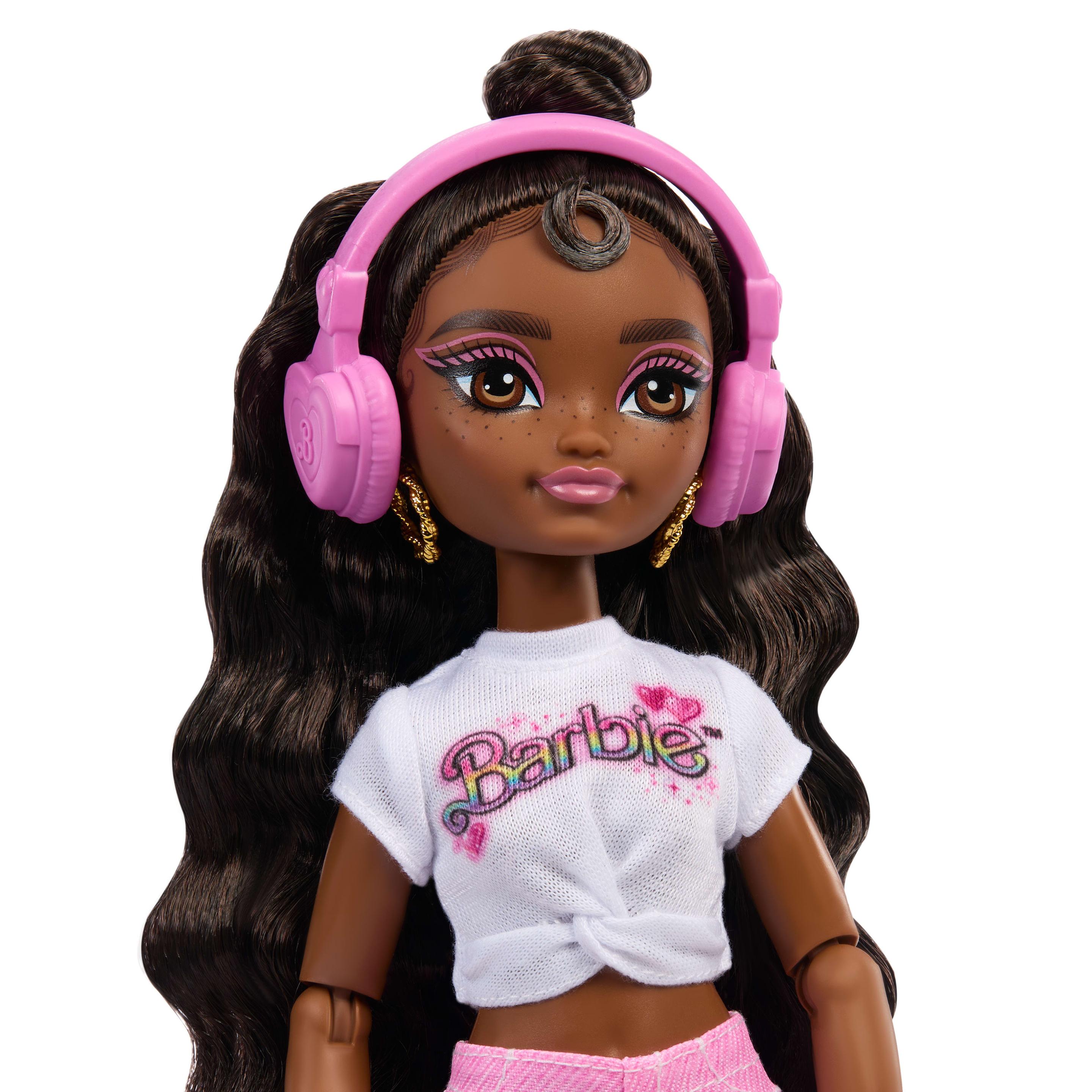 Produktbild Dream Besties Barbie Brooklyn“ Rollschuh-Modepuppe mit 9 Zubehörteilen zum Thema Musik und Video 4 von 5