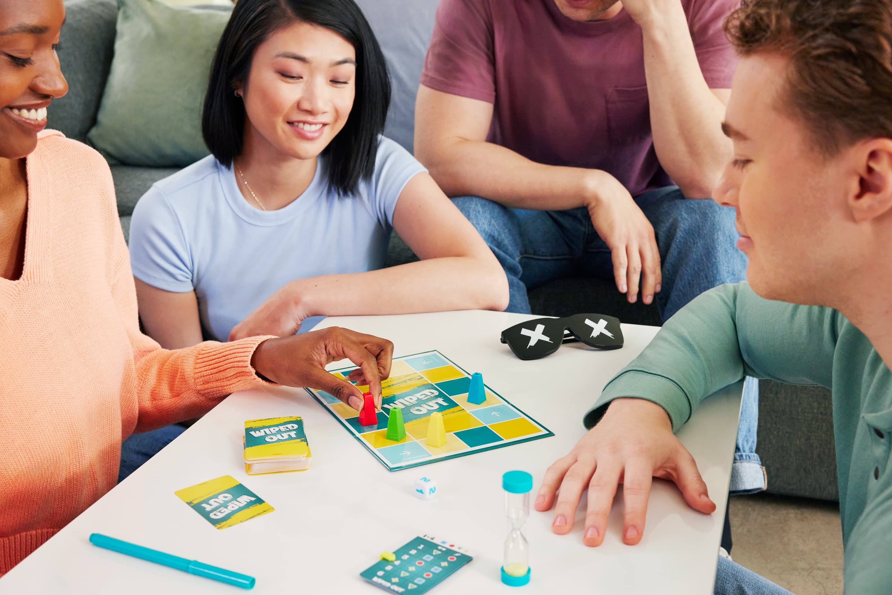 Produktbild Wiped Out Partyspiel, Ratespiel für Familien, Teenager, Erwachsene mit löschbaren Hinweisen und Brille für 3 bis 6 Spieler 5 von 6