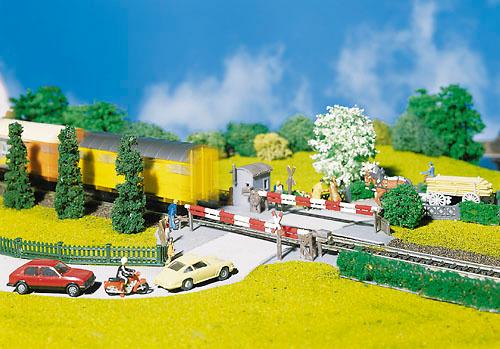 Produktbild Faller 120173 - H0 - Bahnübergang beschrankt - mit zwei kleinen Häuschen 2 von 2