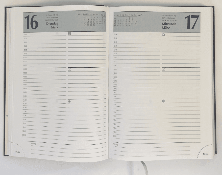 KALENDER-BUCH 2027 A5 Capys  Blau Metallic 1 Tag 1 Seite