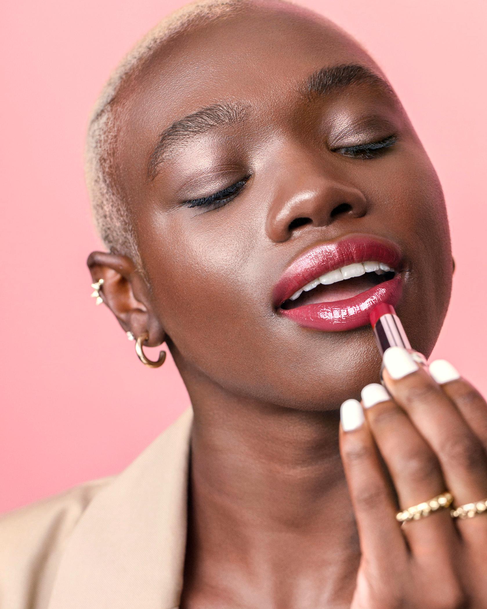 Produktbild L'ORÉAL PARIS Lippenstift Color Riche Glow Paradise 8 von 9