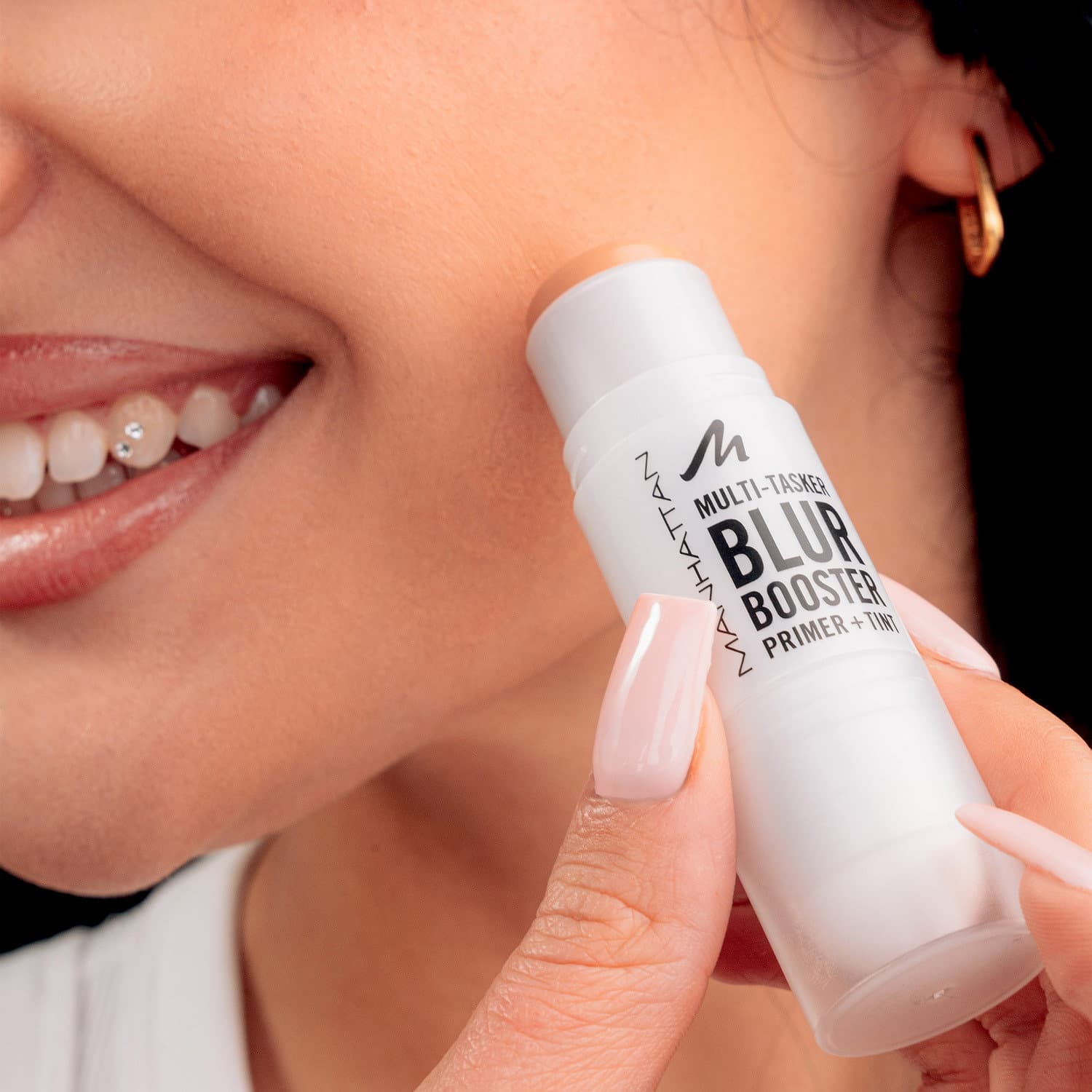 MANHATTAN COSMETICS Multi-Tasker Blur Booster