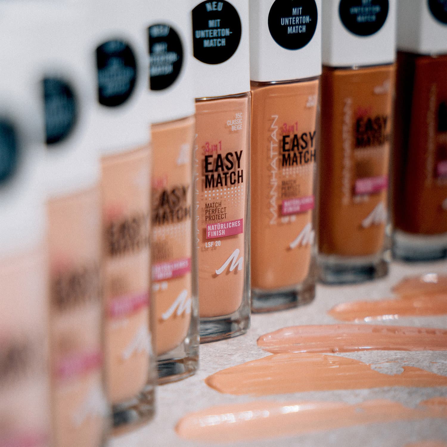 MANHATTAN COSMETICS Easy Match Foundation LSF 20