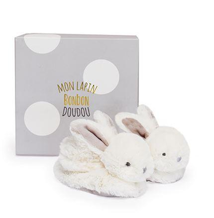 DOUDOU  8901310 Taupefarbene Hasenhausschuhe in Geschenkbox zur Geburt mit Rassel – 0/6 Monate