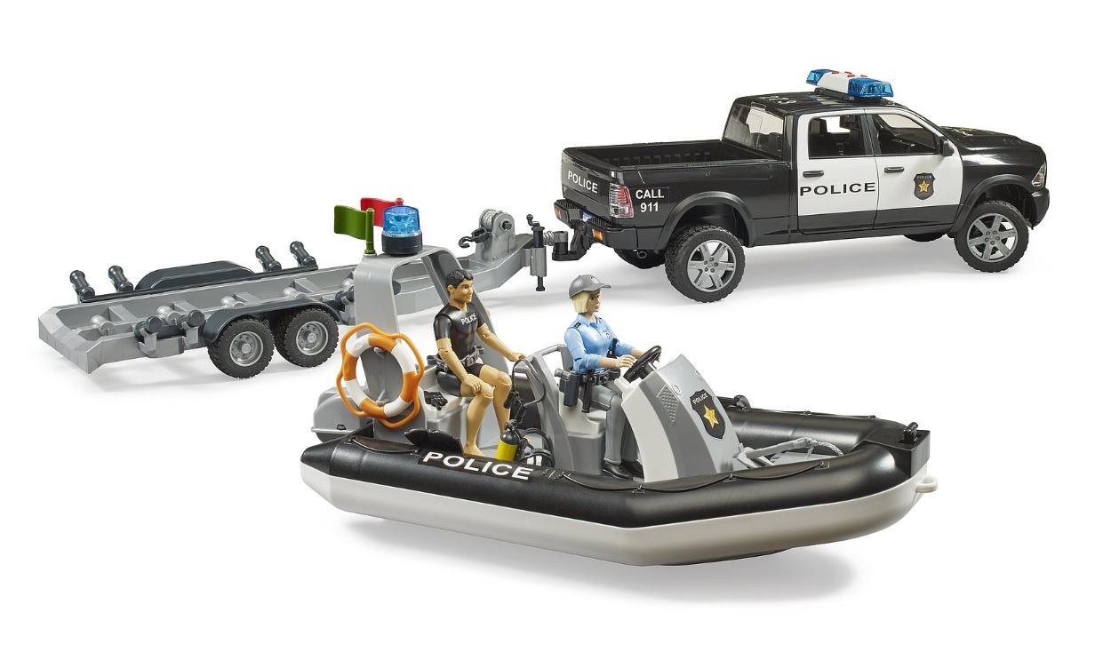 Produktbild BRUDER - RAM 2500 Polizei Pickup, L+S Modul, Anhänger mit Boot und 2 Figuren 02507 5 von 5