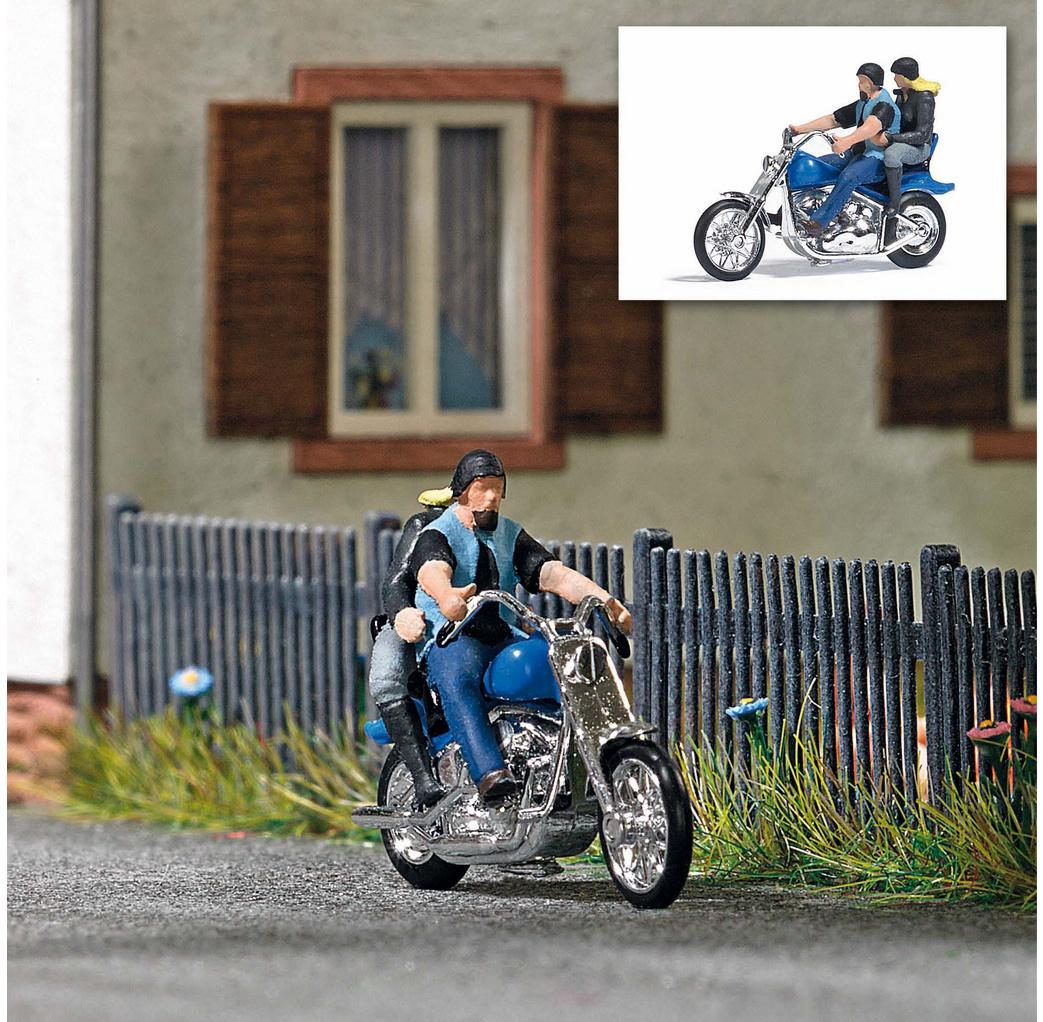 BUSCH 7860 H0 - Action Set: US Motorrad mit Bikerpärchen
