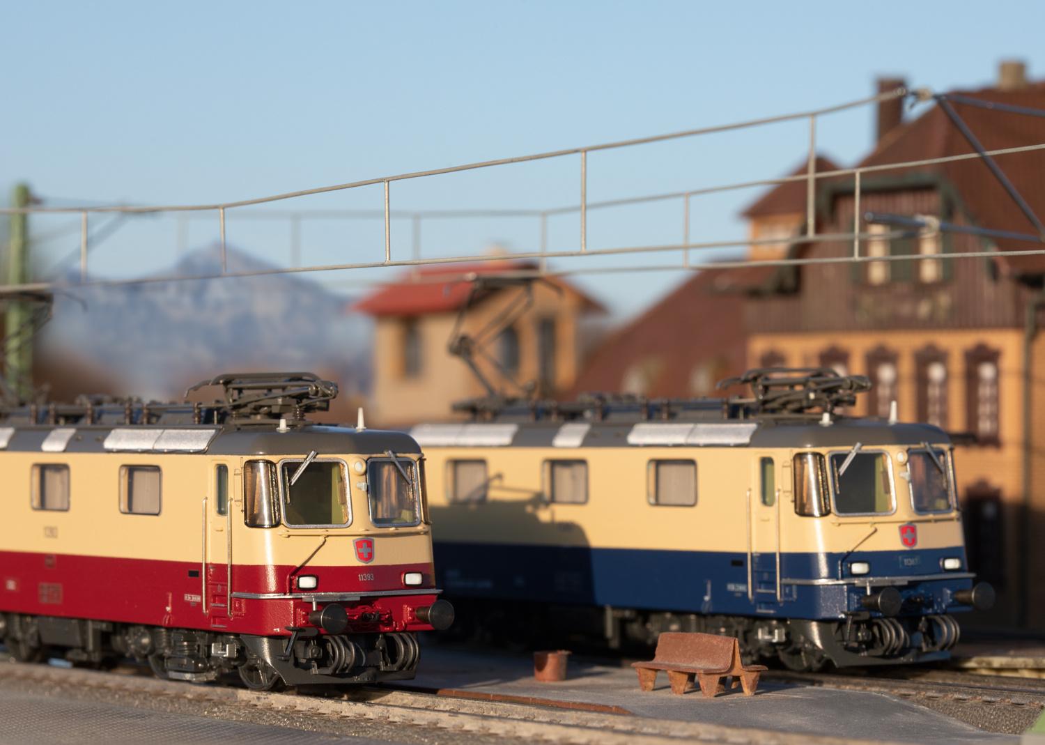 Produktbild Märklin 37300 - Elektrolok-Doppelpackung Re 421 2 von 2