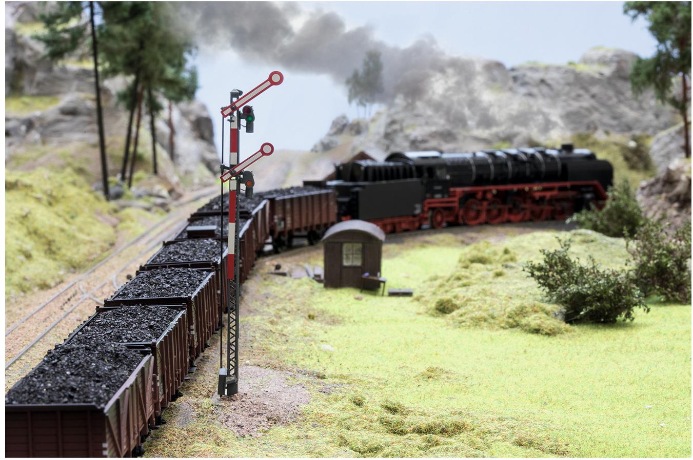 Produktbild Märklin 70414 - Hauptsignal mit Gittermast (Hp 0 / Hp 1 / Hp 2) 2 von 2