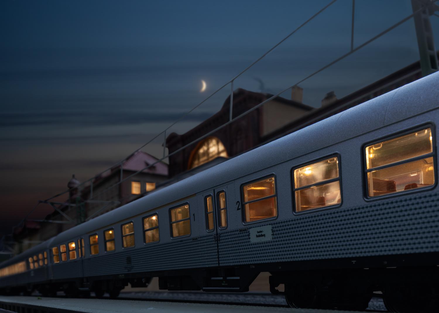 Produktbild Märklin 73410 - LED-Innenbeleuchtung warmweiß 3 von 4
