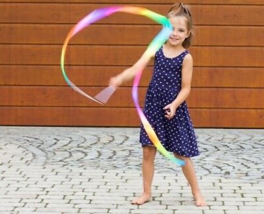 Produktbild Kuenen - Regenbogen Gymnastikband (2 m) mit Stange 2 von 2