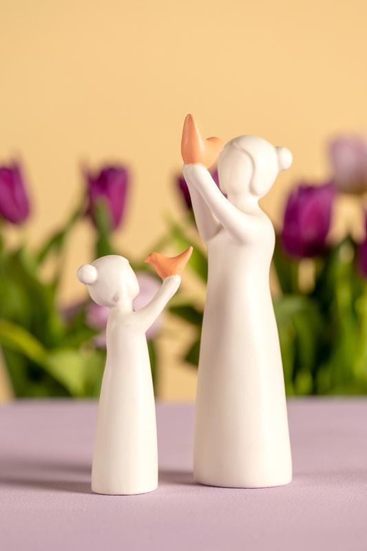 Produktbild LEONARDO Mädchen mit Vogel LUMINOSA 18cm 2 von 2
