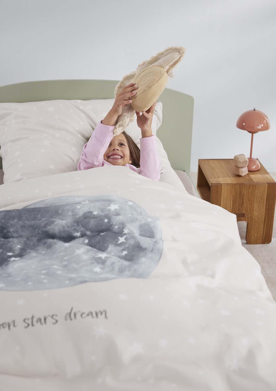 Produktbild s.Oliver Satin Kinderbettwäsche Mond 80x80cm, 135x200cm 2 von 5
