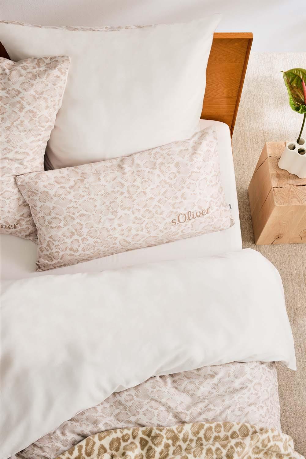 Produktbild s.Oliver Satin Bettwäsche Leo beige 80x80cm, 135x200cm 3 von 6