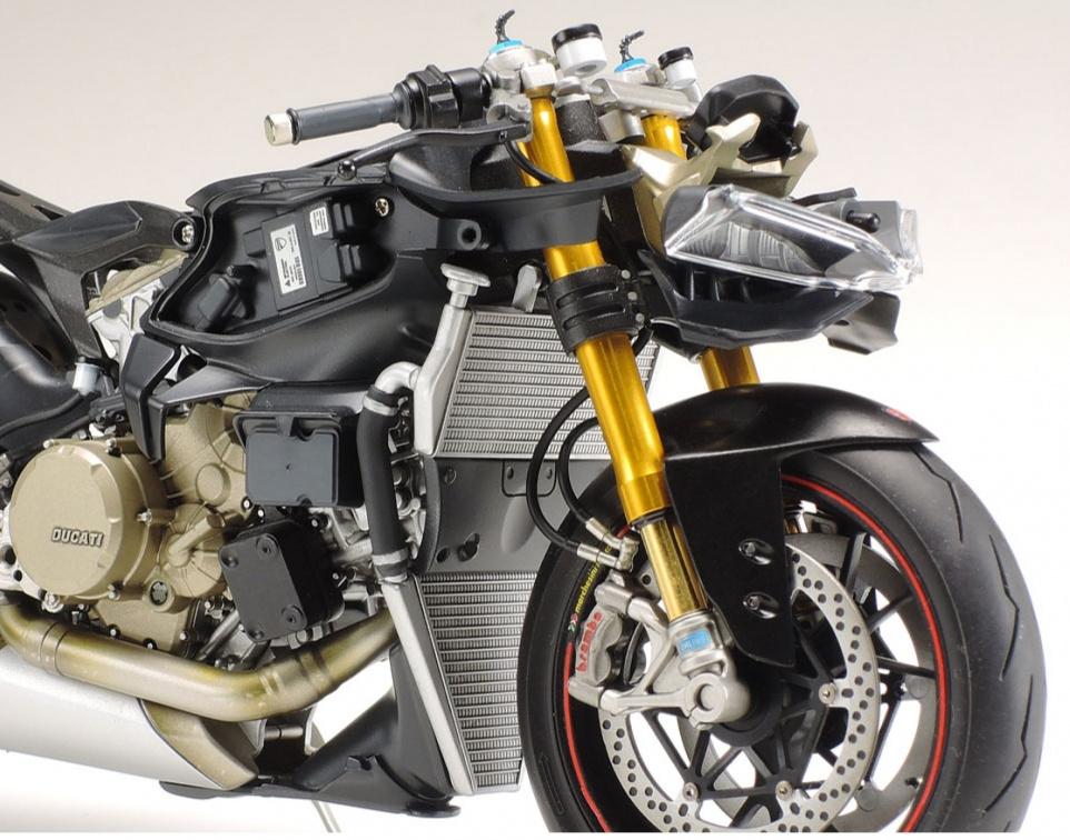 Produktbild Tamiya  1:12 Ducati 1199 Panigale S Tricolore 300014132 3 von 3