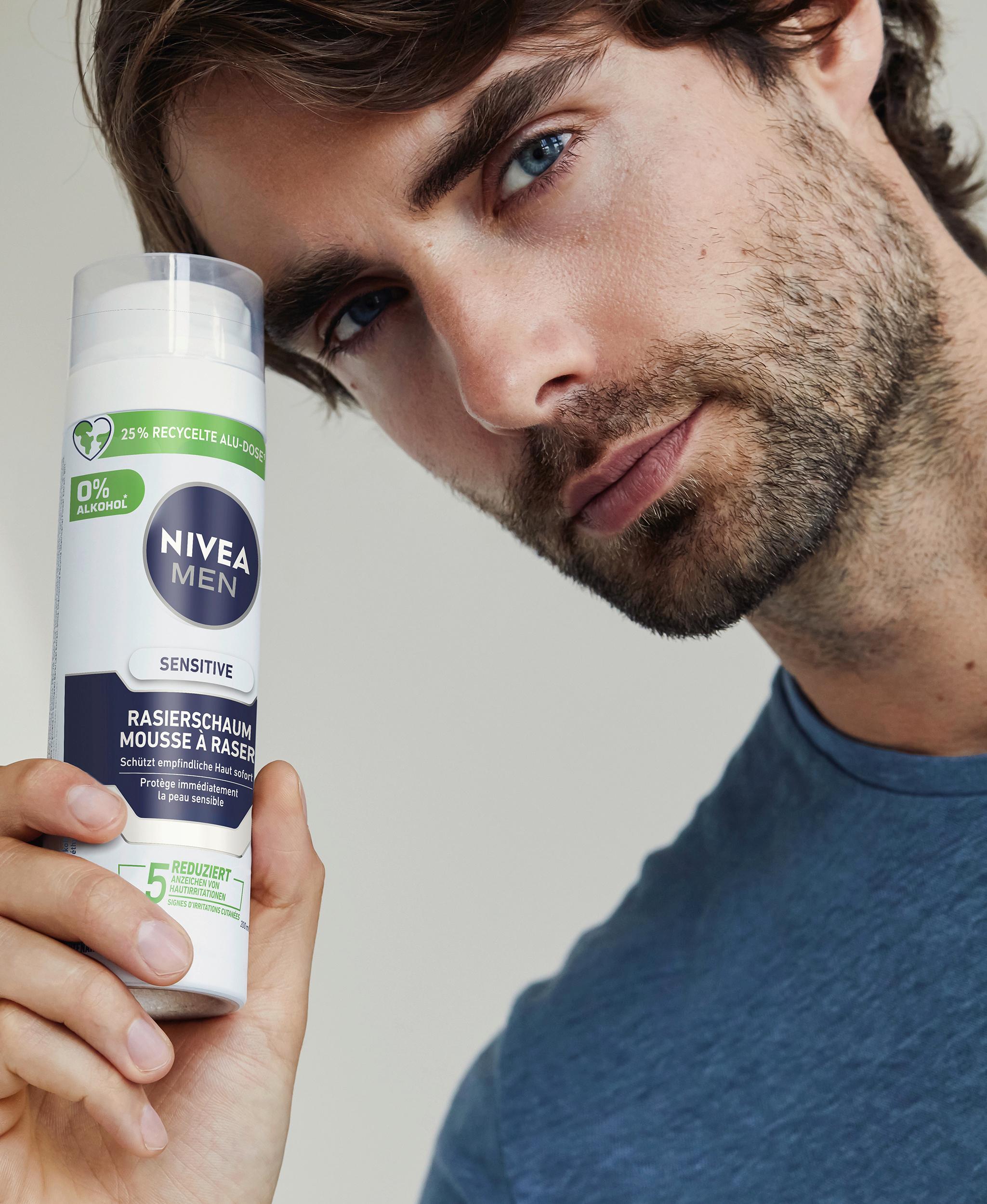 Produktbild NIVEA MEN Sensitive Rasierschaum 5 von 7