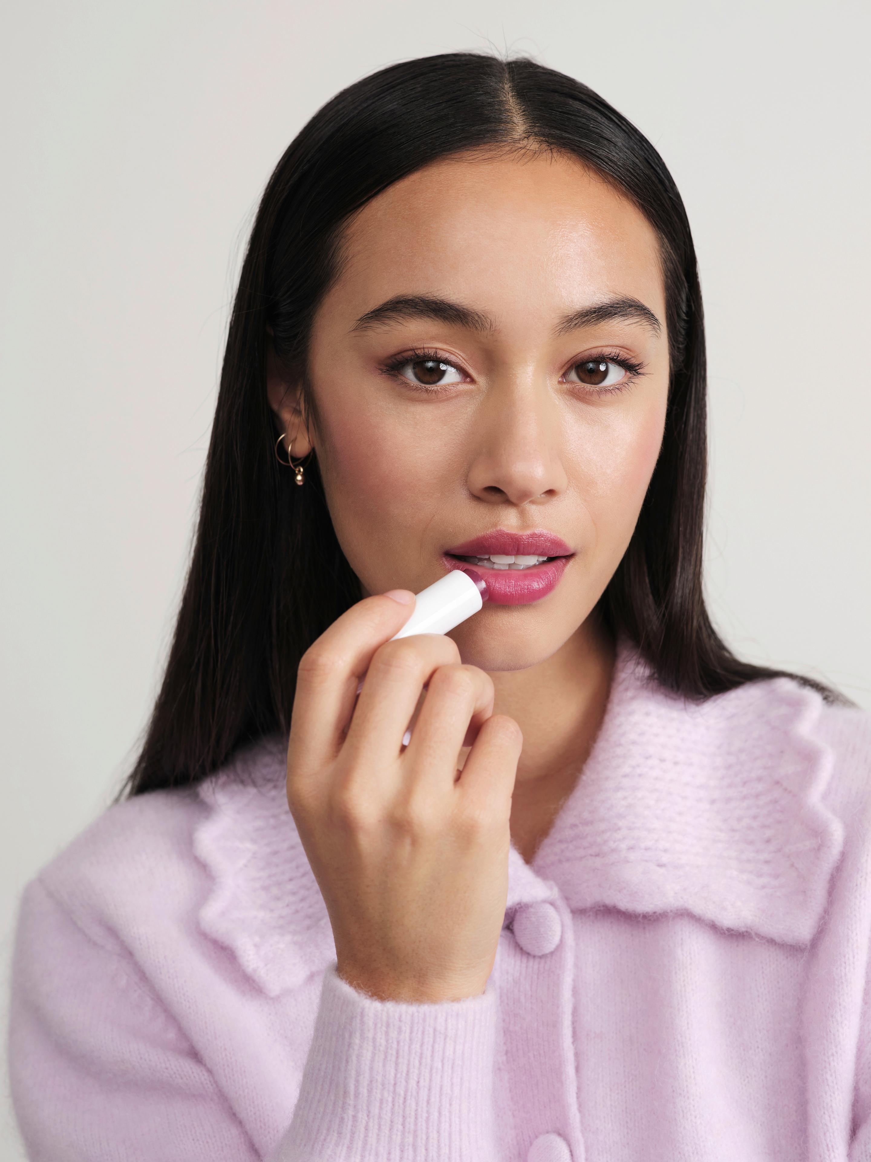 Produktbild Labello Lippenpflege Blackberry Shine 7 von 8