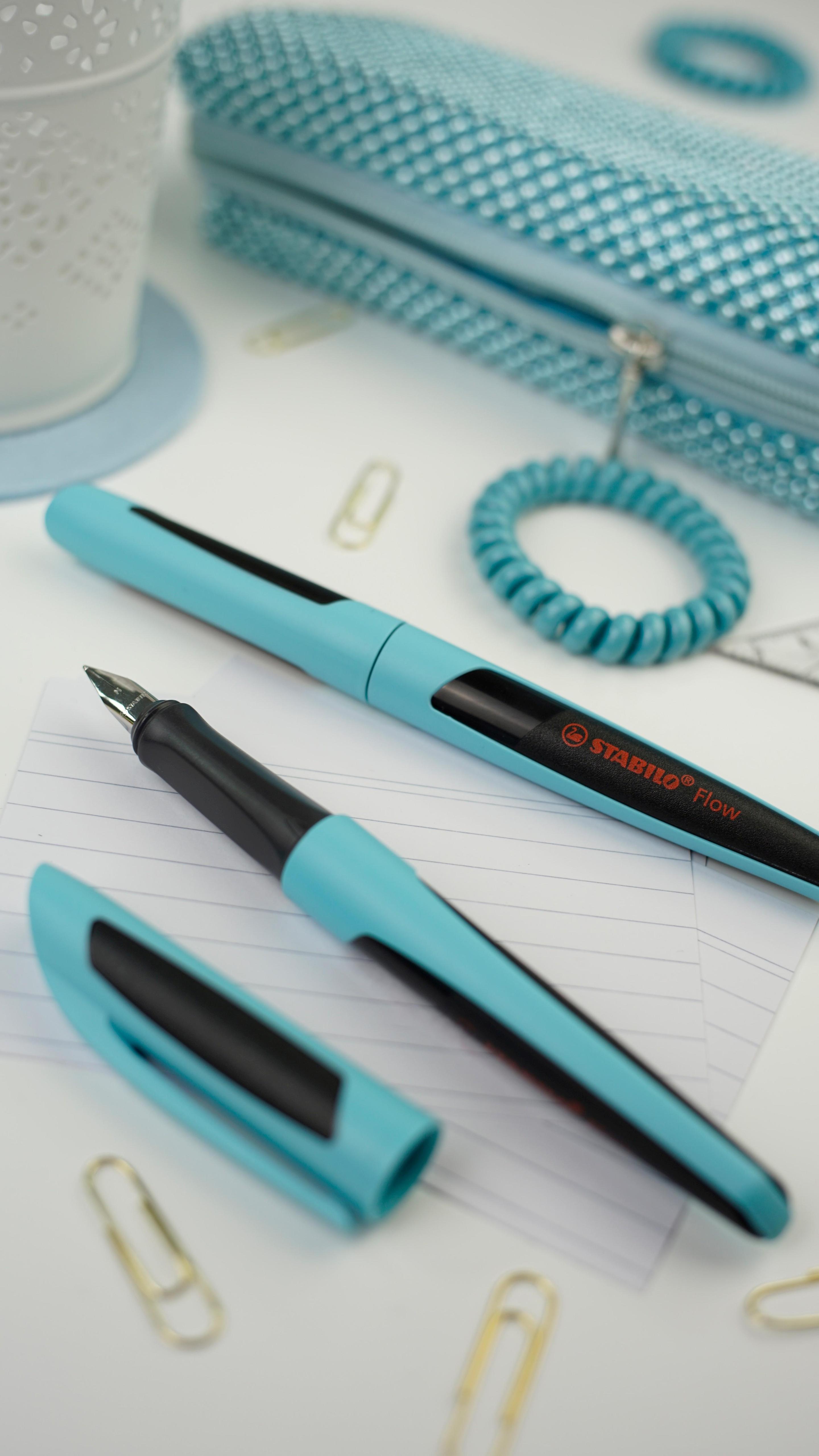 Produktbild STABILO® Füller - STABILO Flow SPORTY in hellblau/schwarz - Einzelstift - inklusive Patrone 7 von 8