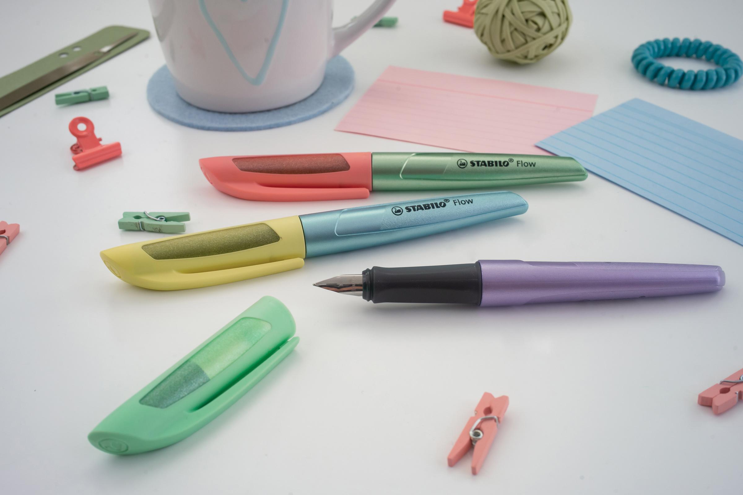 Produktbild STABILO® Füller - STABILO Flow COSMETIC in metallic lila/grün - Einzelstift - inklusive Patrone 8 von 8